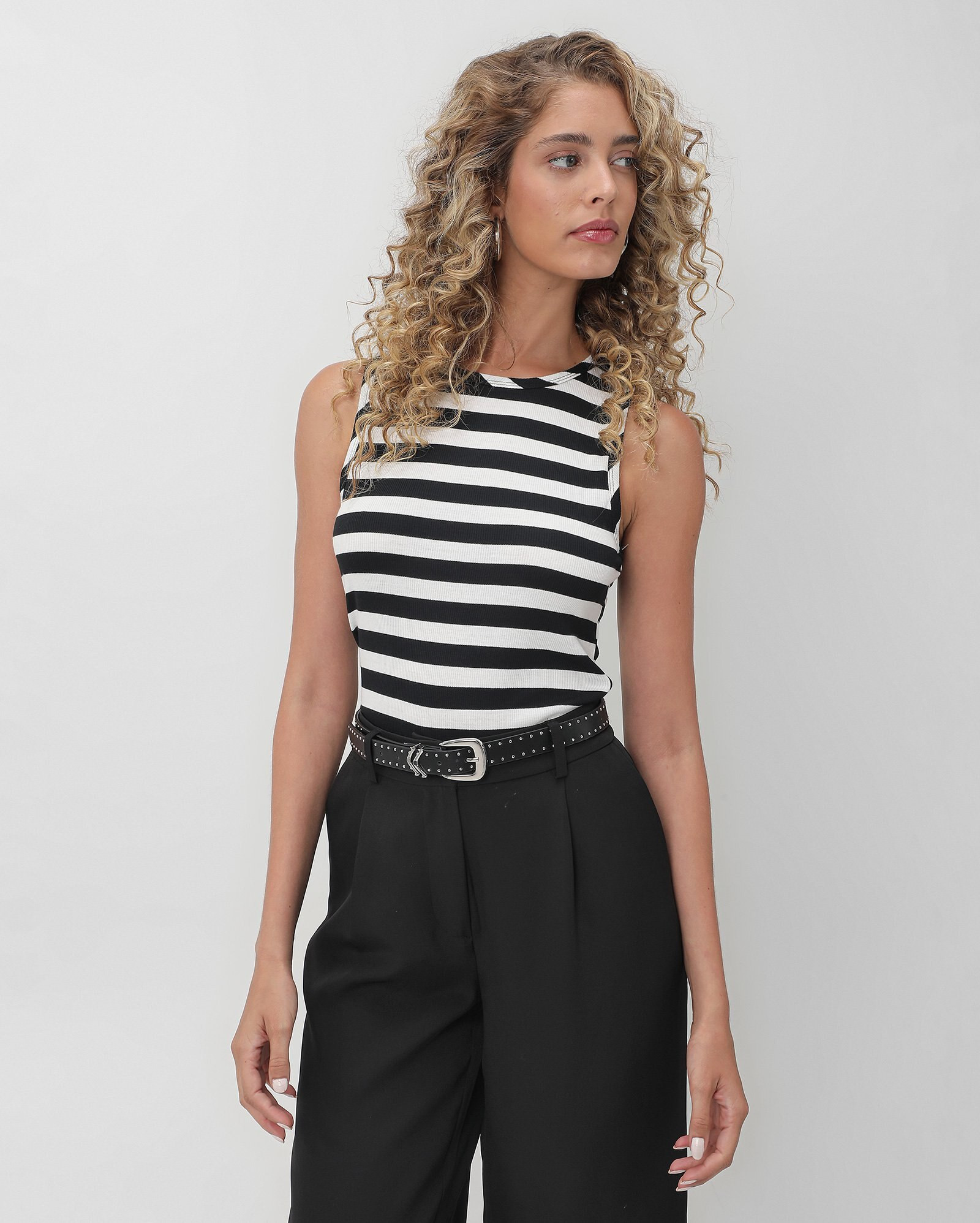 Regata feminina ampla listrada preta | Pool Basics by Riachuelo | Riachuelo (BR)