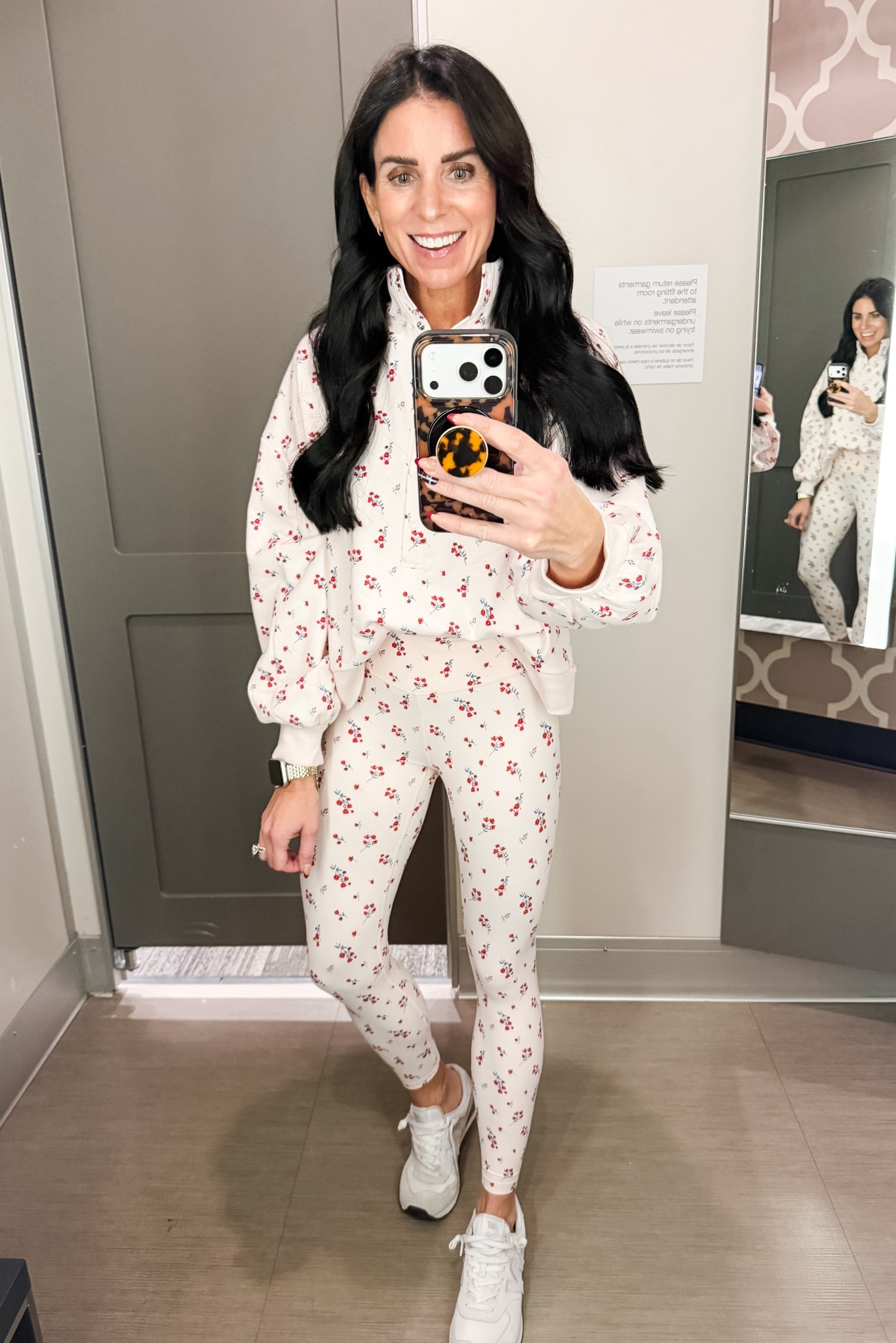 Wearing a small in both 

#LTKfitnessgoals #LTKActive #LTKFindsUnder50