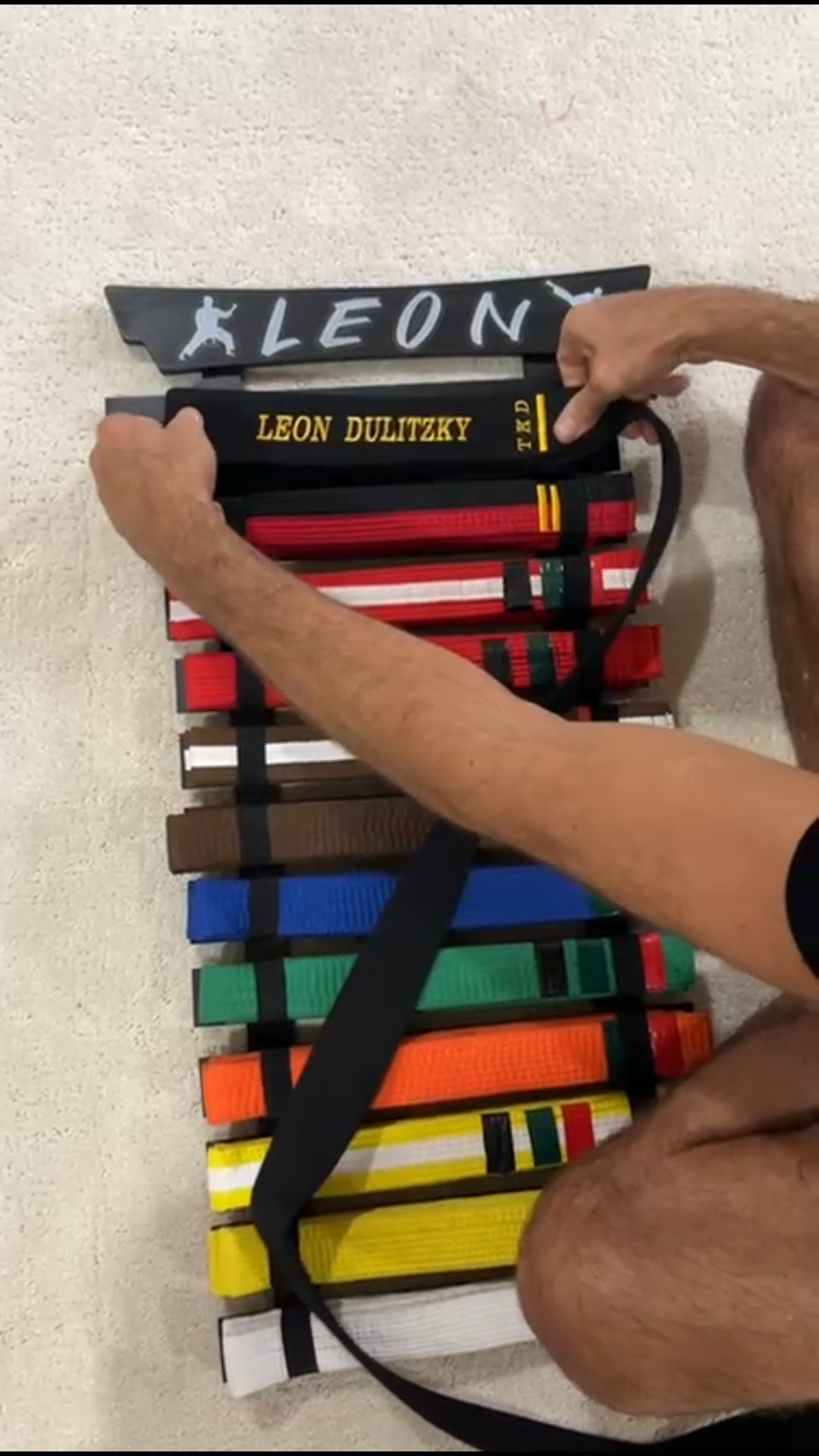 Este año mi hijo mayor recibió la cinta negra de Taekwondo 🥋 y obviamente eso es algo que se presume porque no cualquiera tiene la dedicación y la resiliencia de llegar hasta ahí ❤️ 


#LTKmomlife #LTKHome #LTKKids