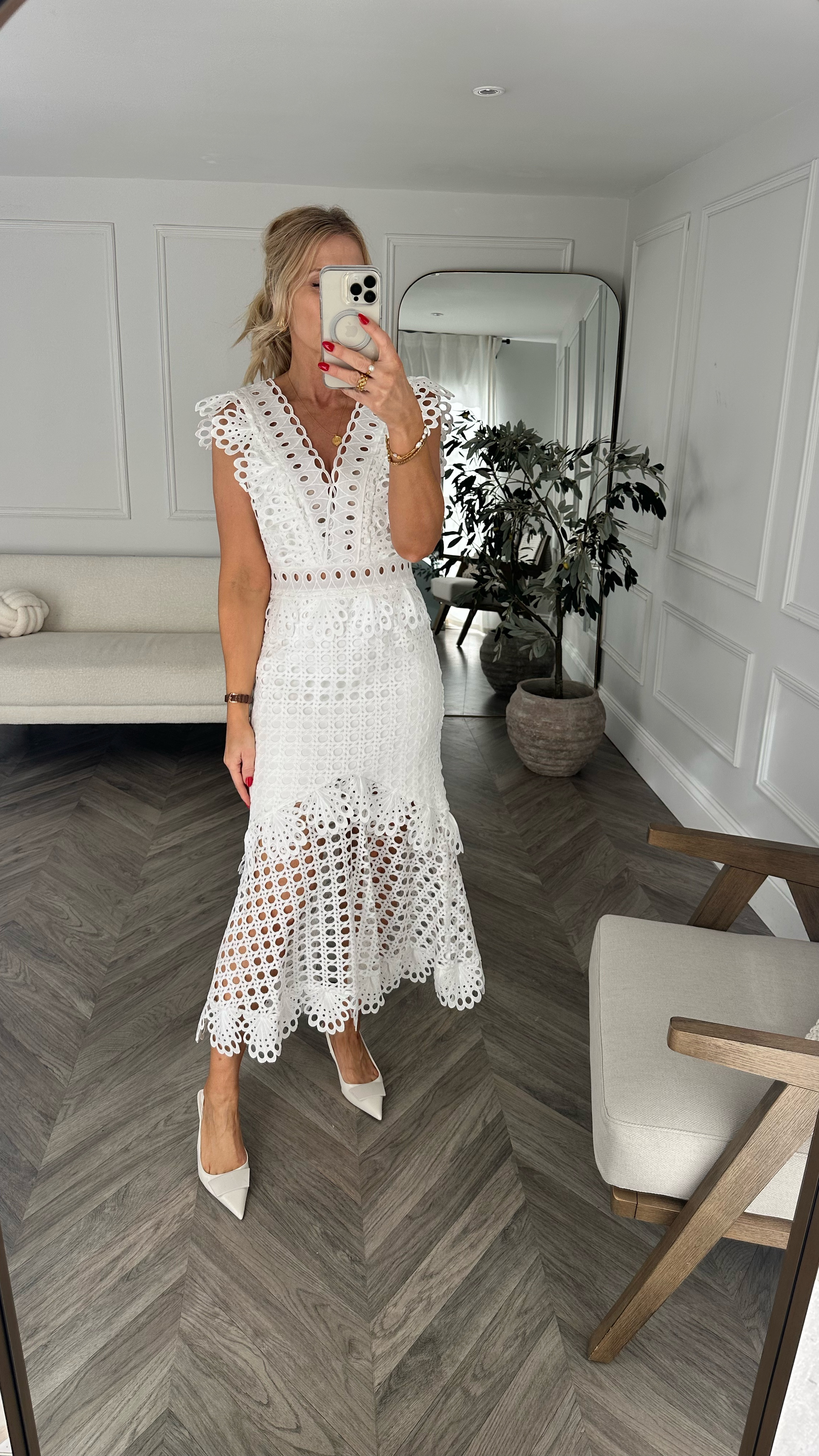 Gorgeous occasion wear dress available in sizes 6-22 and in two colours, red and white. 

I’ve also included some other lovely white dresses below. 

#LTKdresses #LTKspring #LTKstyletip