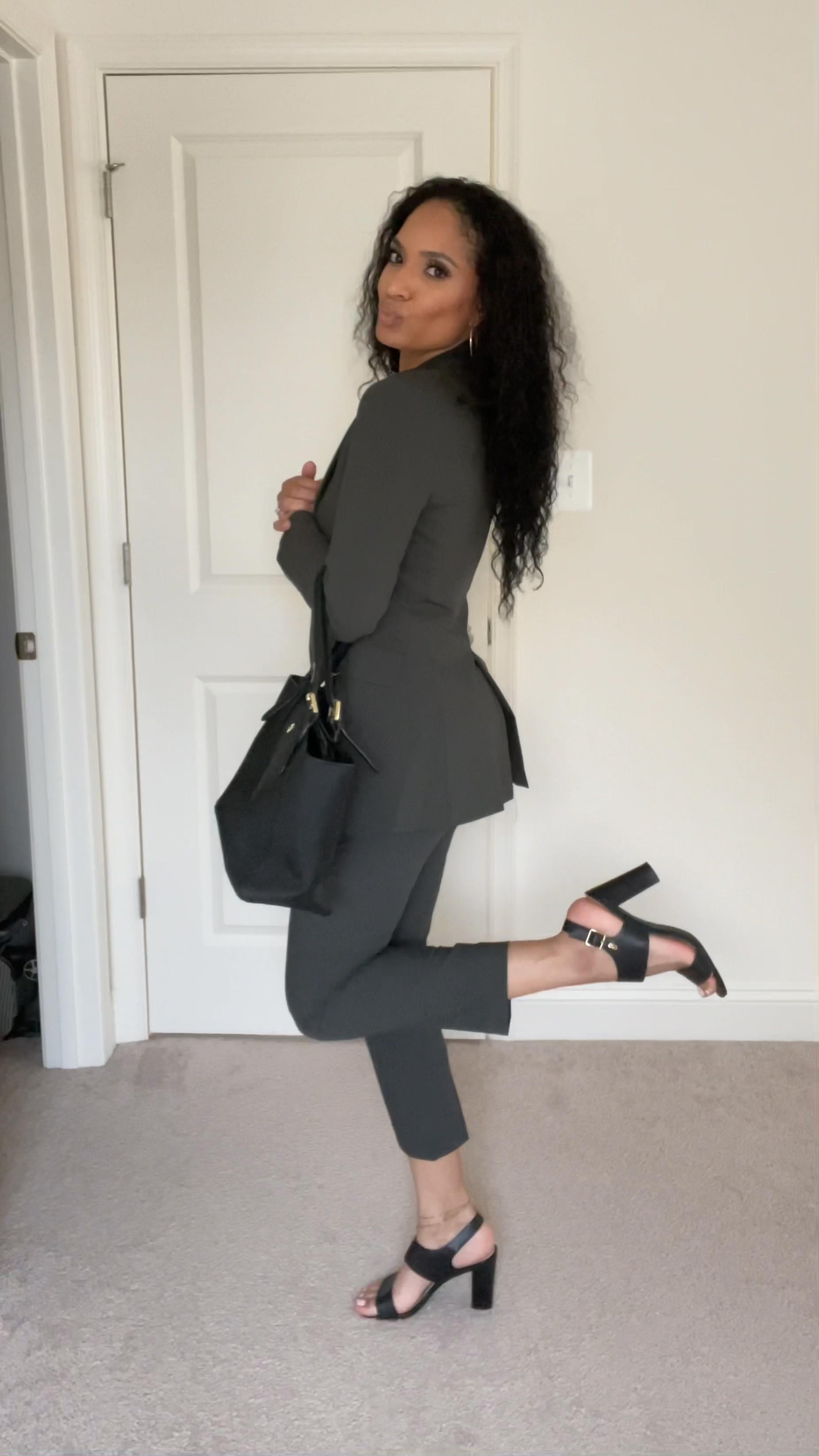 Work wear
Office attire
Work attire
Women’s pant suit
Theory pant suit
Grey pant suit


#LTKworkwear #LTKstyletip