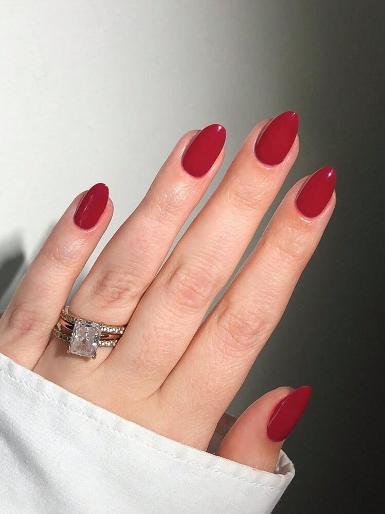 Elevate Your Style With,24pcs Short Oval Red Nails Tip Press On Nails Fit Perfectly Design Acrylic Fake Nail Set,Contain 1pc Jelly Glue And 1pc Nail File,Easy To Wear Red Nails For Woman Girl Daily Work Festivals Party Use | SHEIN