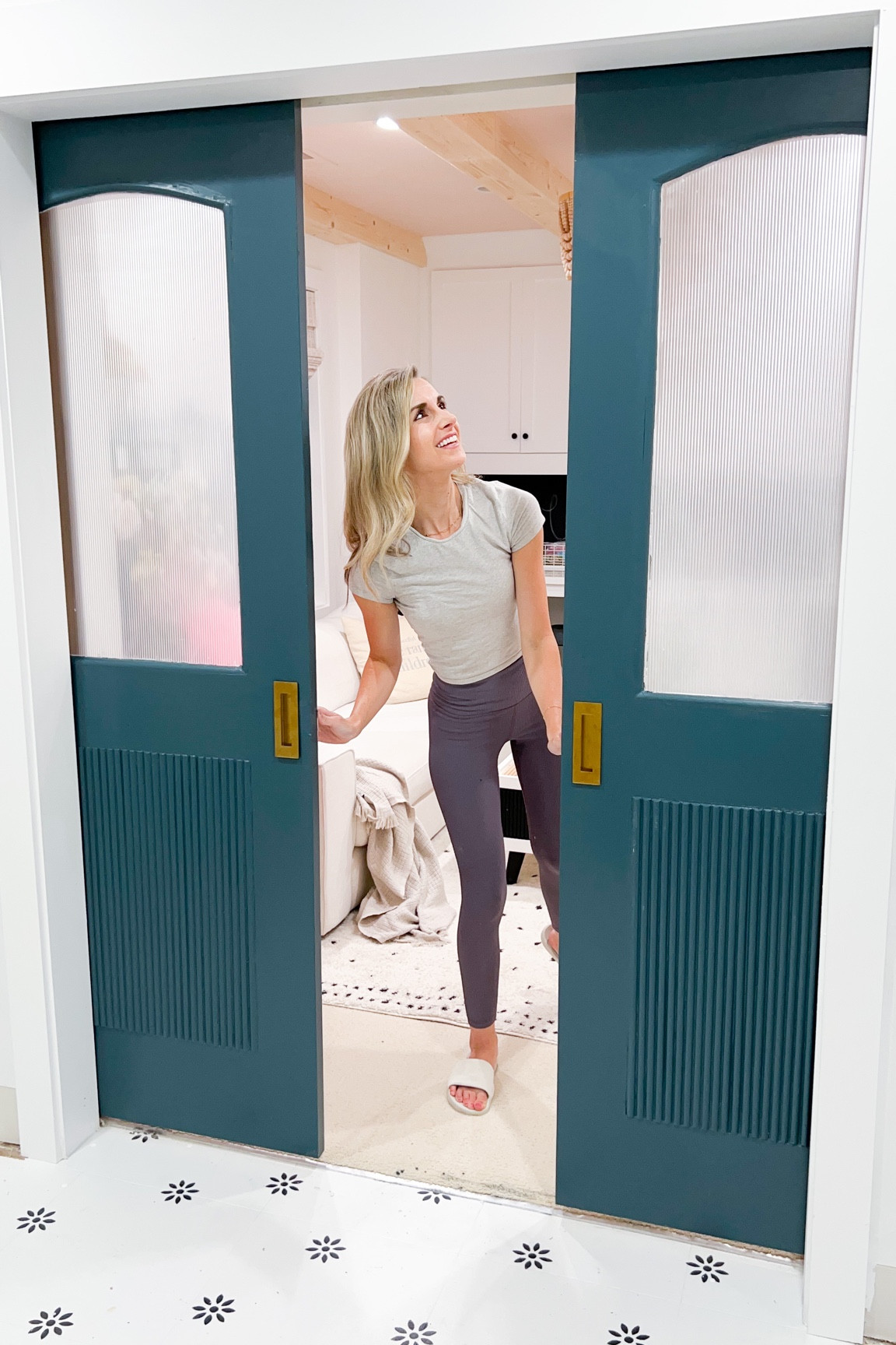 Everything I used to transform these doors!!

The teal is Secondhand Find by Magnolia. The pink on the other side is Ella Rose by Magnolia.

I’m obsessed 🤩



#LTKhome #LTKstyletip #LTKfindsunder100