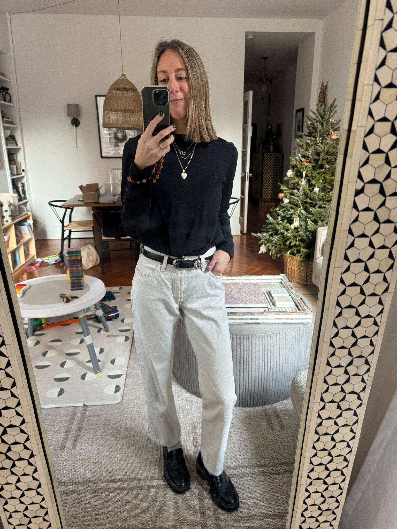 Last day in the office for the year ✌️

#LTKFindsUnder100 #LTKShoeCrush #LTKSeasonal