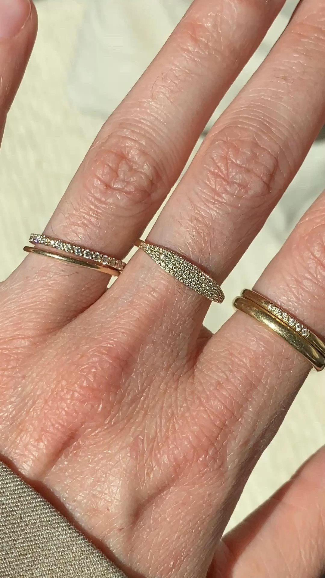 dainty diamond rings ✨

#mejuri #pavediamond #solidgold #solidgoldrings #daintyrings