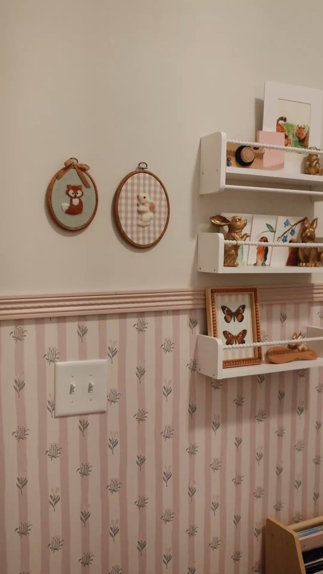 The cutest felt gingham wall hangings! 