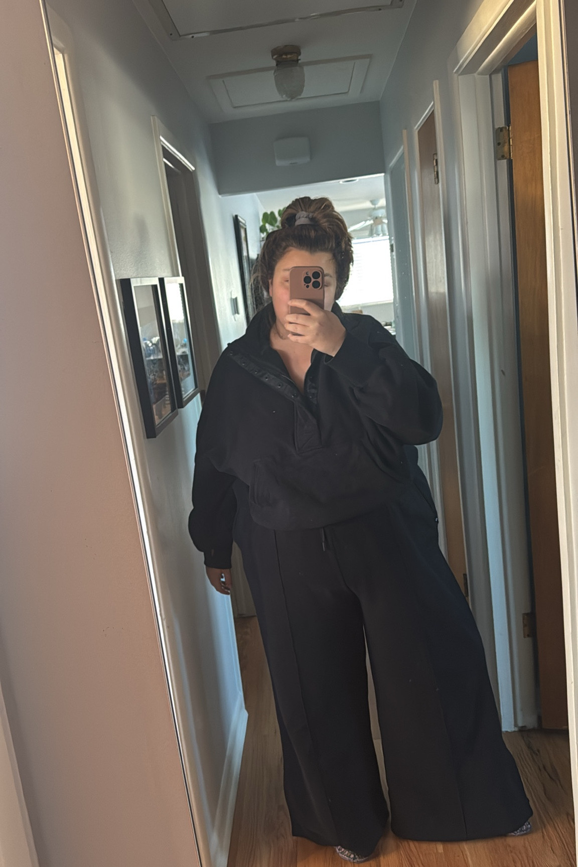 Your WFH bestie making chic sweatpants her vibe in 2025

#LTKPlusSize #LTKActive