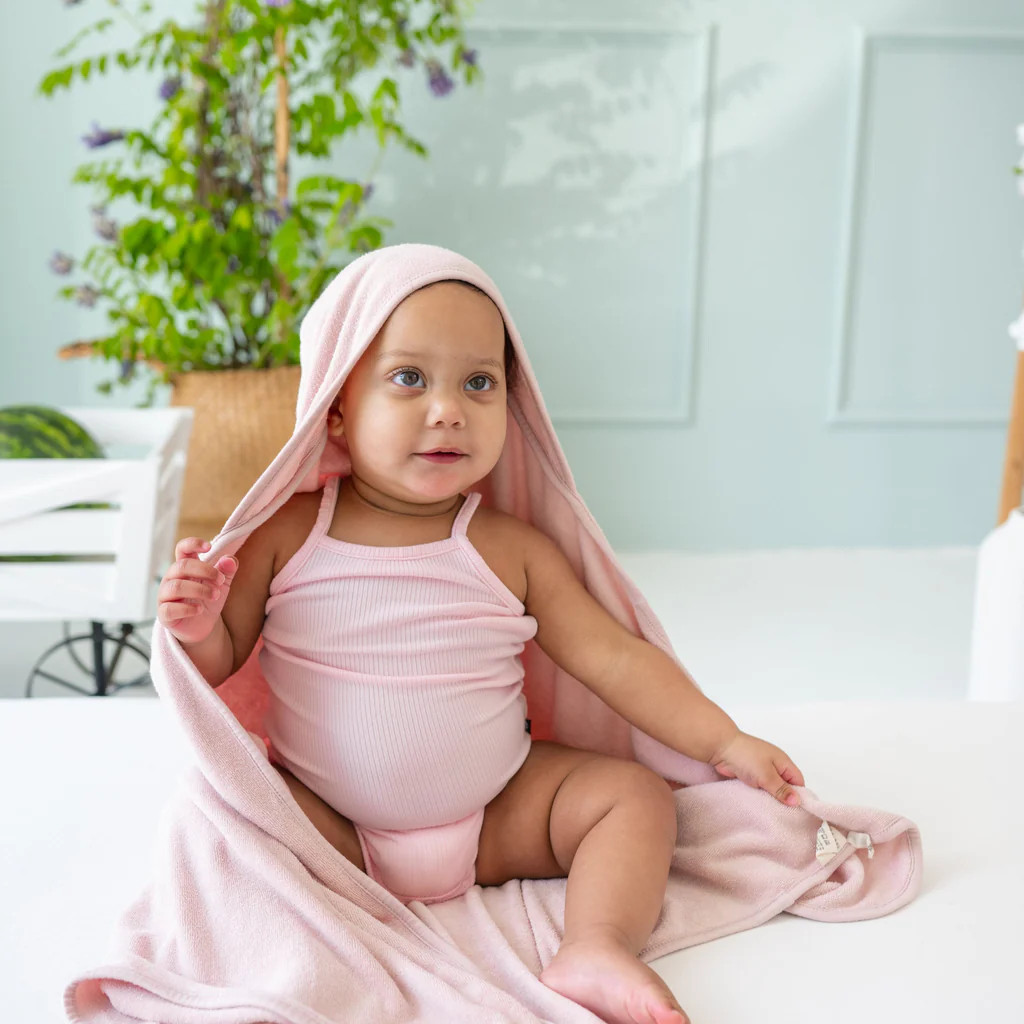 Hooded Bath Towel in Blush | Kyte BABY