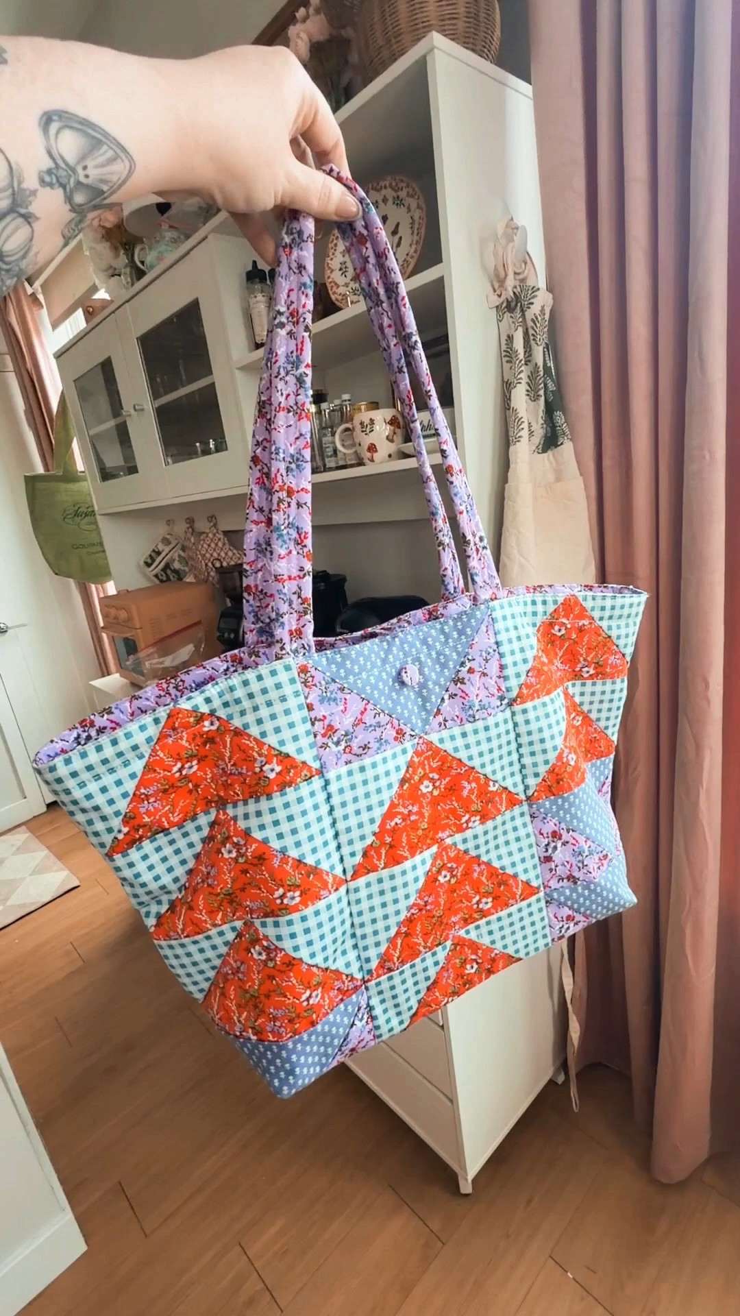 Vera Bradley tote. Perfect for spring  