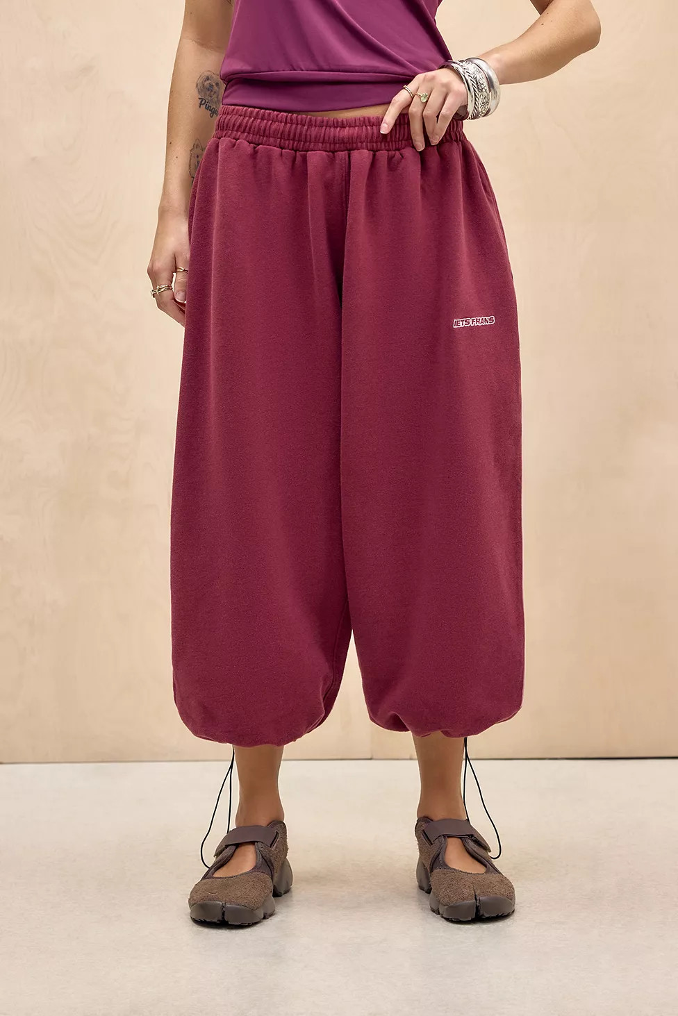 iets frans... Harri Crop Joggers | Urban Outfitters UK