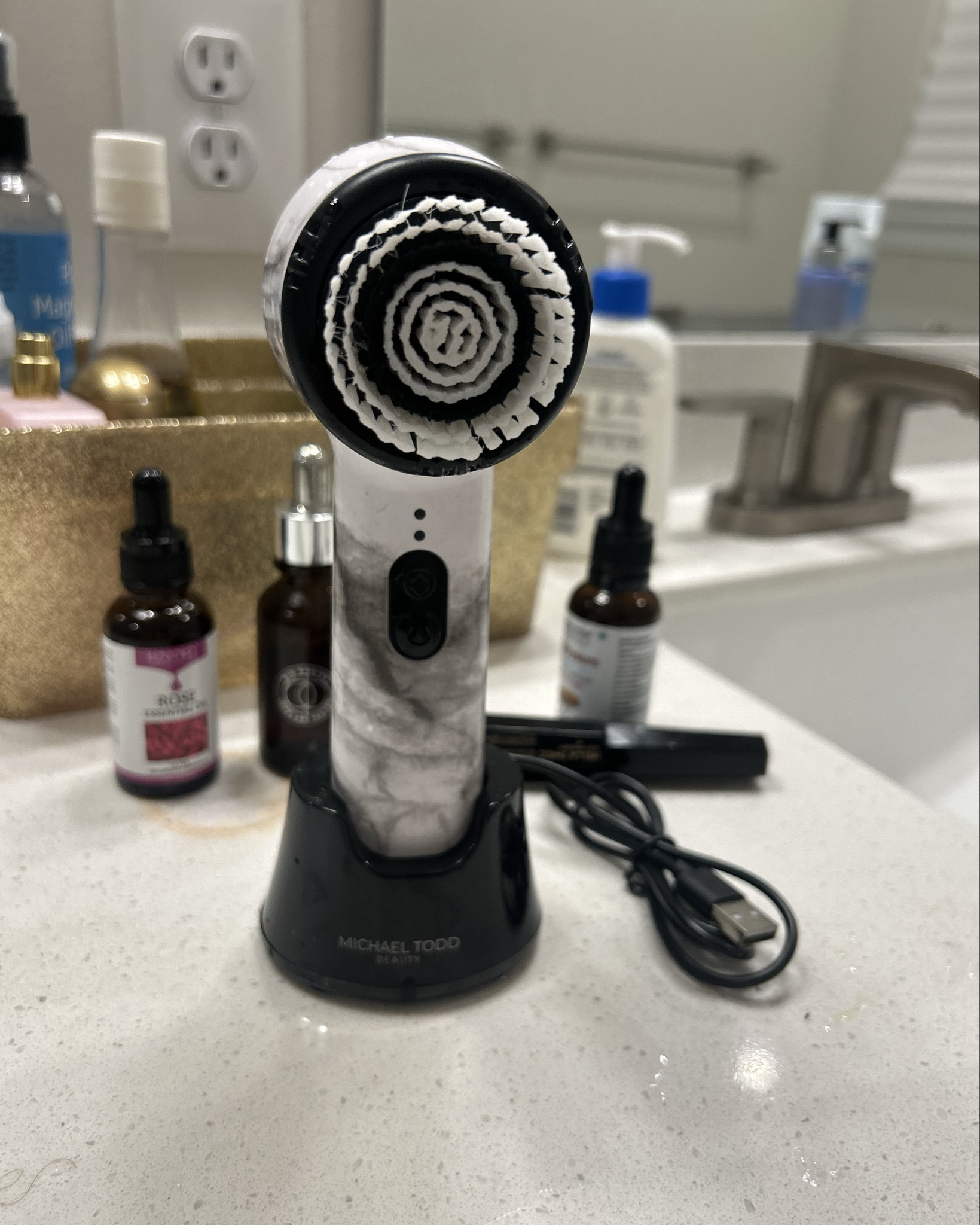 Say yes to beauty products that really bring out the beauty in your natural skin! #michaeltoddbeautty #ad @michaeltoddbeauty yes products #glowingskin #winterskinesdentials

#LTKselfcare #LTKFindsUnder100 #LTKBeauty