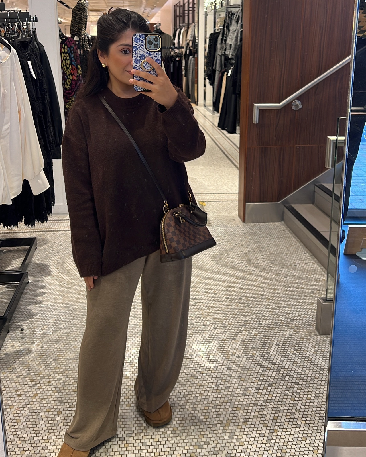 cosy shopping outfit ft my new cosy brown oversized jumper and fave comfy uniqlo trousers! Also, I can't live without my uggs- literally walking on clouds! 

#LTKautumn #LTKwinter #LTKshoes