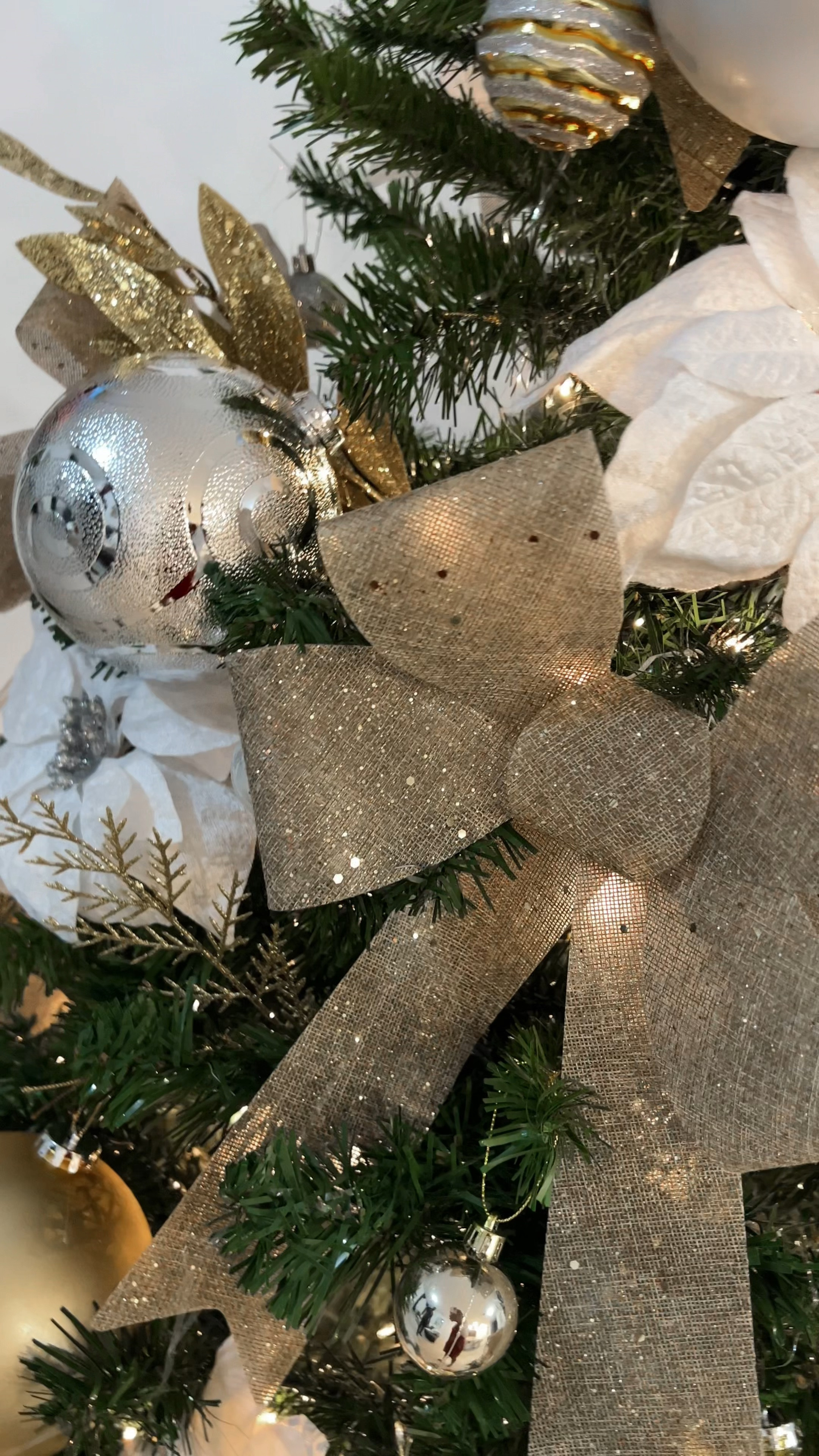It’s beginning to look a lot like #Christmas 🎄Oh and did I mention how I’m loving our new DIY accent backsplash and entertainment center.

#HolidayDecor #ChristmasDecor #GlamChristmasTree #GlamChristmasDecor

#LTKhome #LTKSeasonal #LTKHoliday
