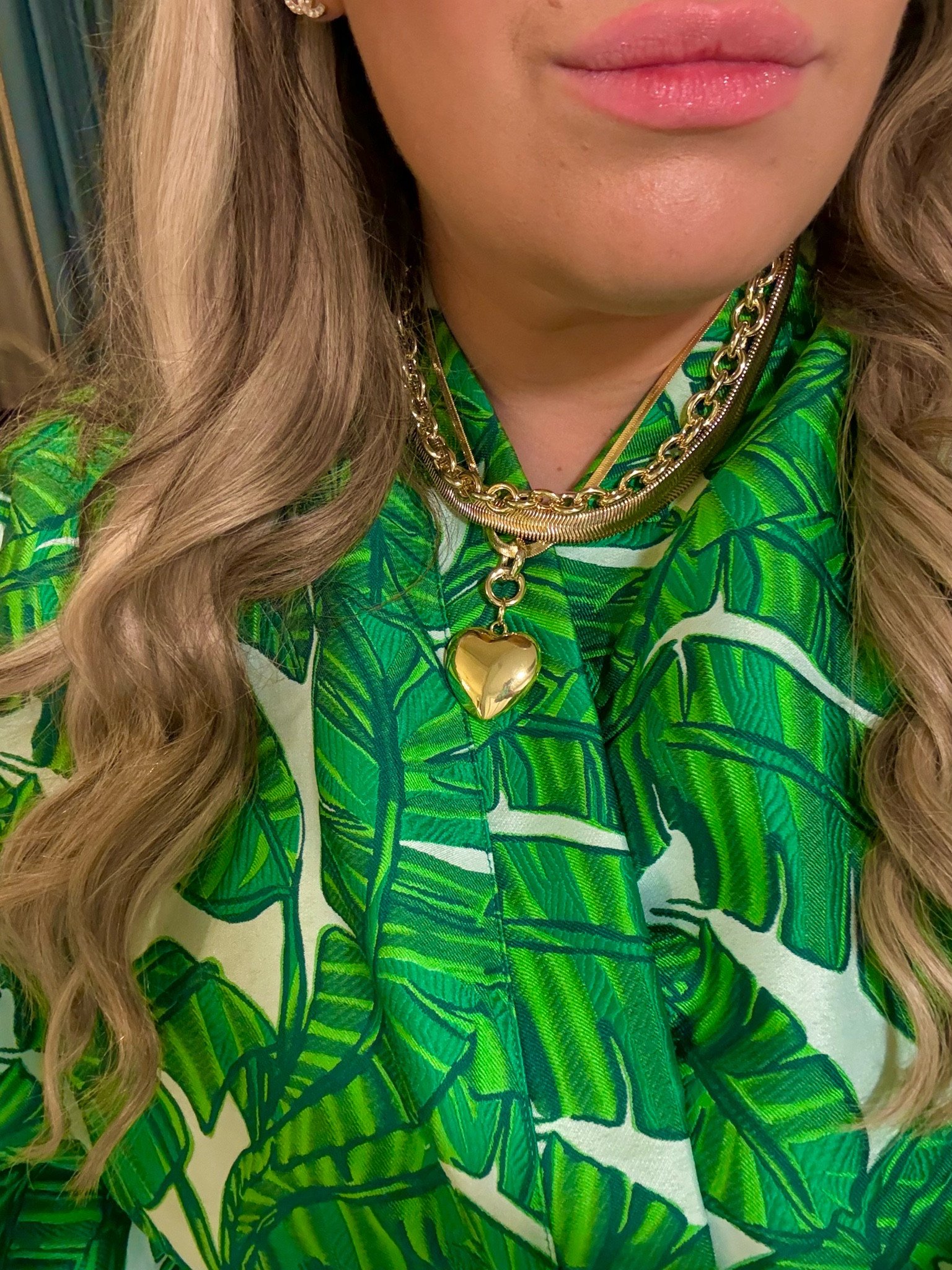 Obsessed with this necklace stack from @alliebess 😍😍😍 the heart locket is my favorite and I can’t wait to put pictures in it! 

I’ve linked all my favorite pieces from @alliebess 🙌 

#ad #stylinbrunette #necklacelayering #necklacestack #locket #goldnrcklaces 



#LTKWorkwear #LTKGiftGuide #LTKStyleTip