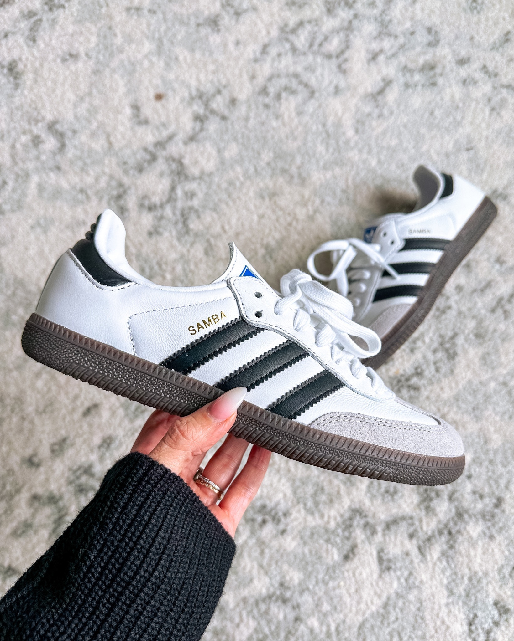 Adidas sambas

#LTKshoecrush #LTKfindsunder100 #LTKstyletip