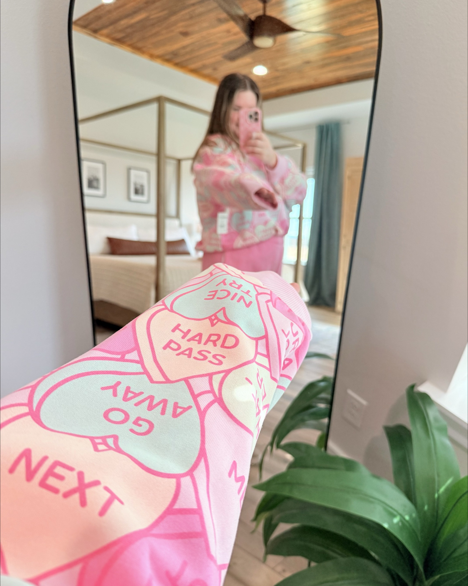 V-day ootd on a budget!! Wearing the L in top and bottom, tts! #walmart

#LTKootd #LTKFindsUnder50 #LTKSeasonal