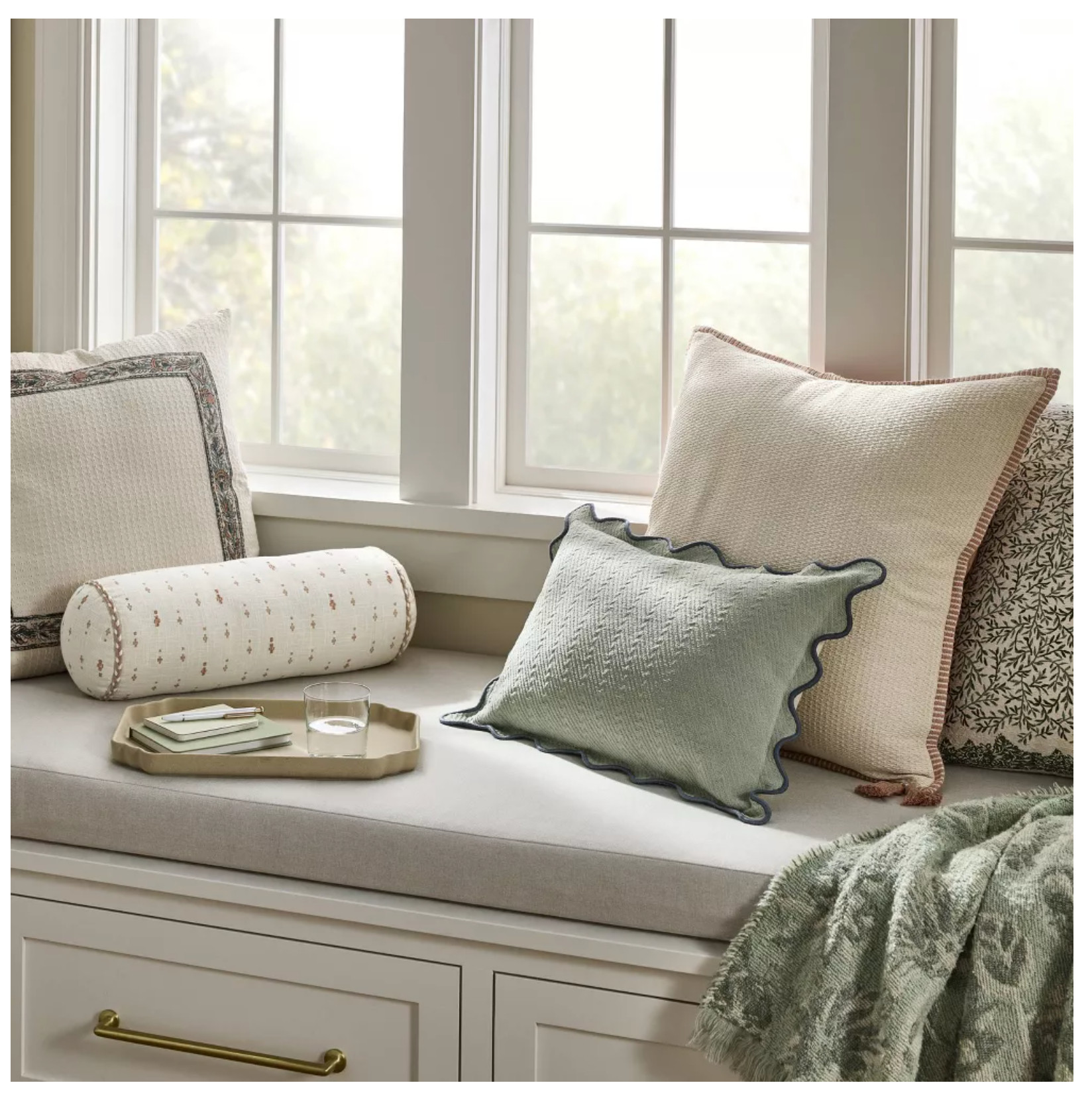Pillows and Throws.
Target Threshold with Studio McGee New Arrivals, throw pillows, bolster pillows, floral pillows, accent throws, scalloped pillows, lumbar pillows, spring pillows
 

 

#LTKSeasonal #LTKHome #LTKFindsUnder50