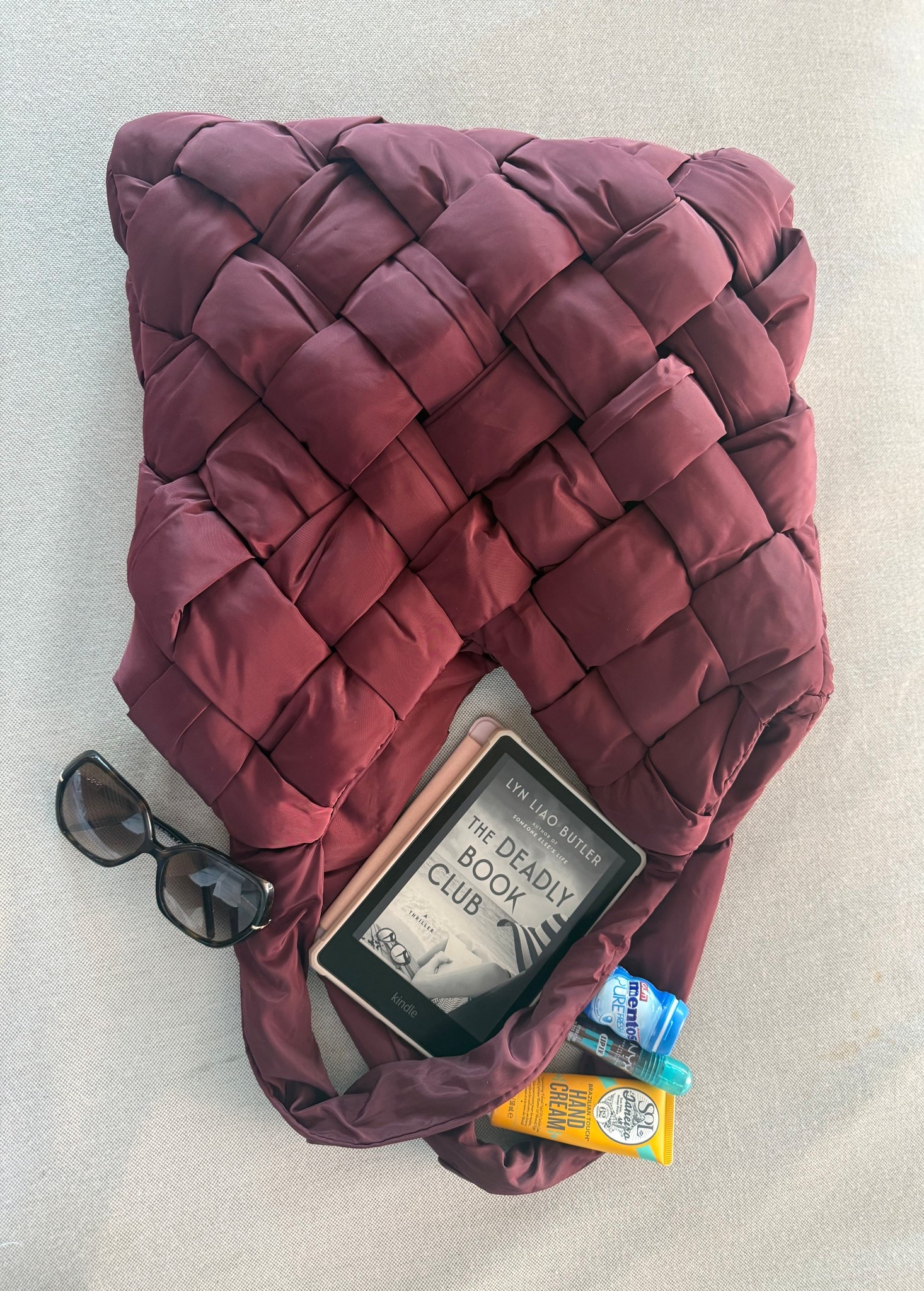 Currently living out of this bag 💜 