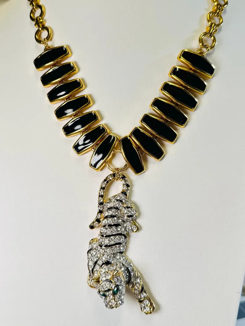 TAYLOR- Vintage 1980’s necklaces paired with 1990’s leopard brooch. | Etsy (US)