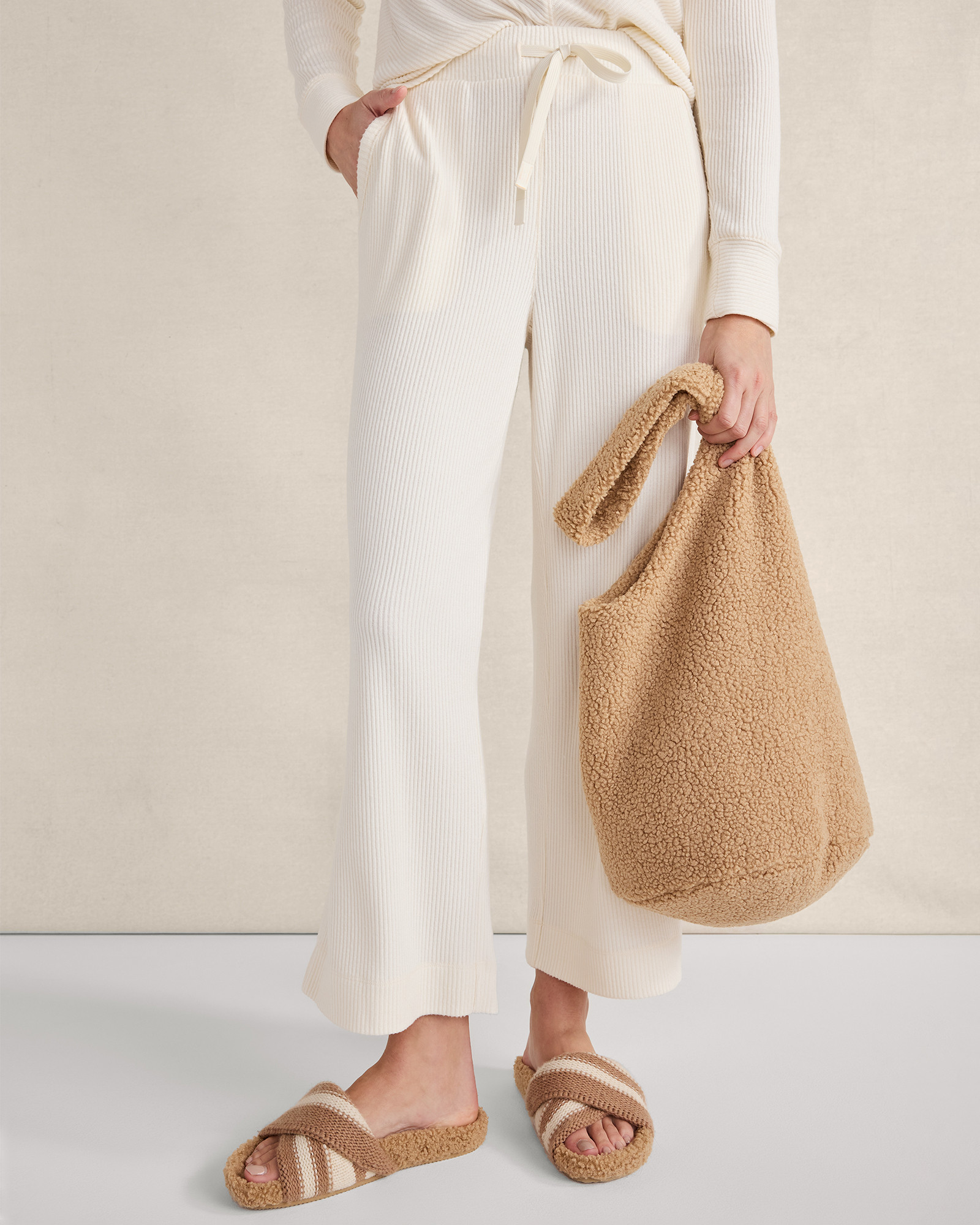 Curly Sherpa Bucket Tote - Anise | Haven Well Within