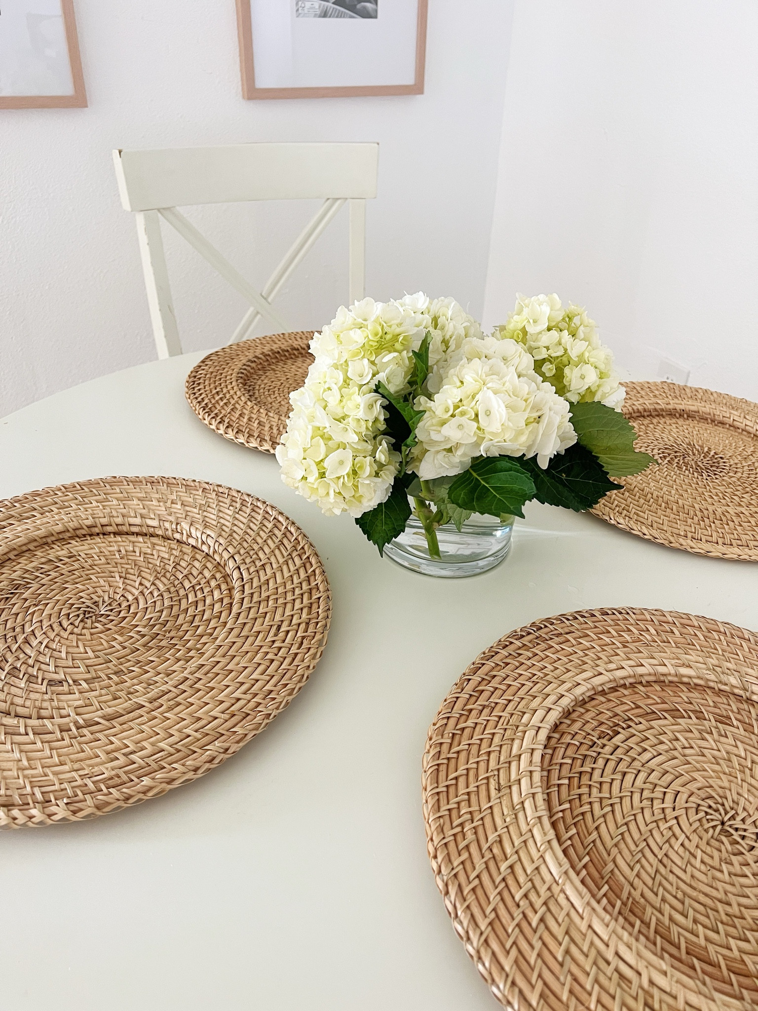 Kitchen table 🤍💐

#LTKSeasonal #LTKFindsUnder50 #LTKHome