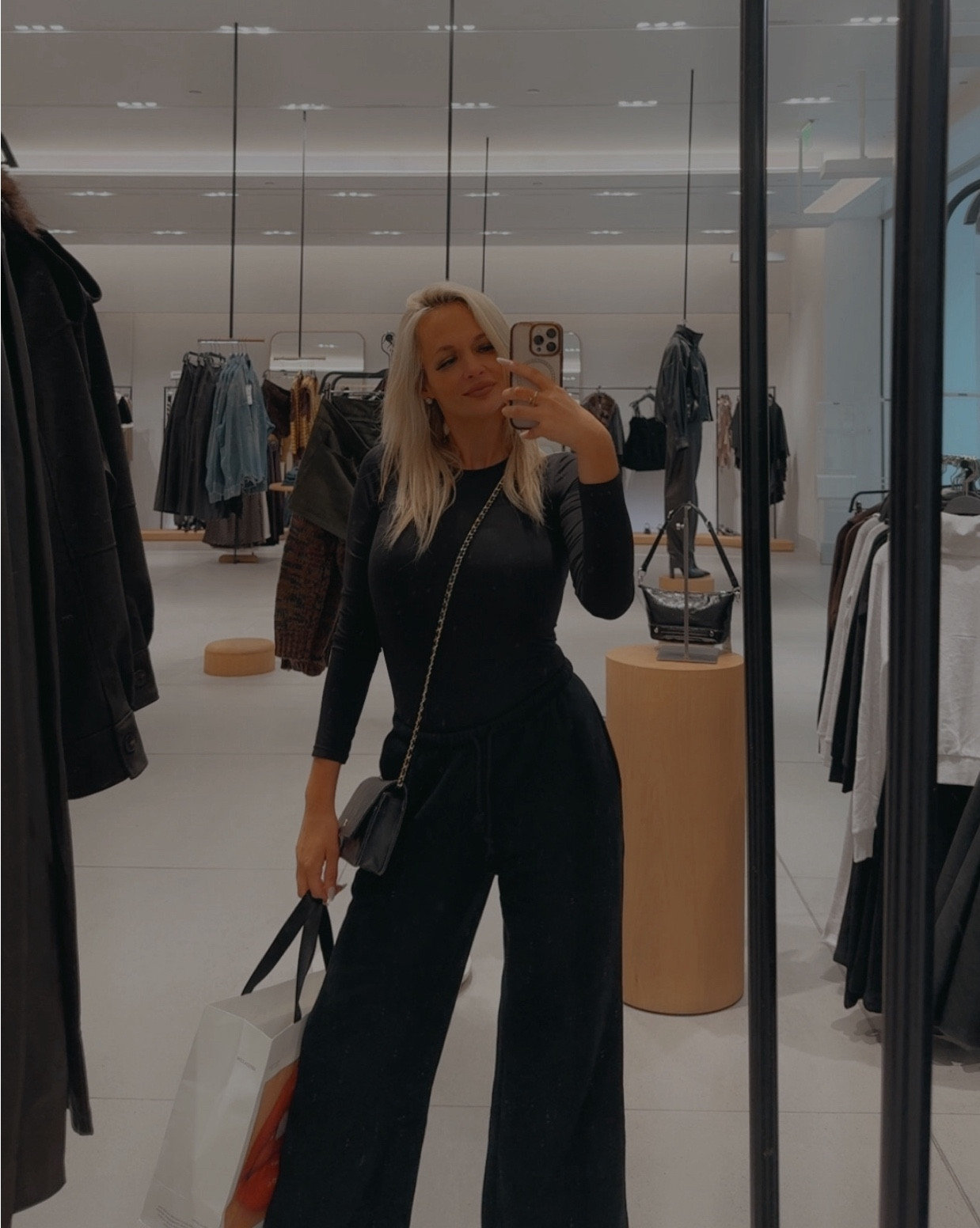 Comfy days 🖤

#LTKSeasonal #LTKFindsUnder50 #LTKTravel