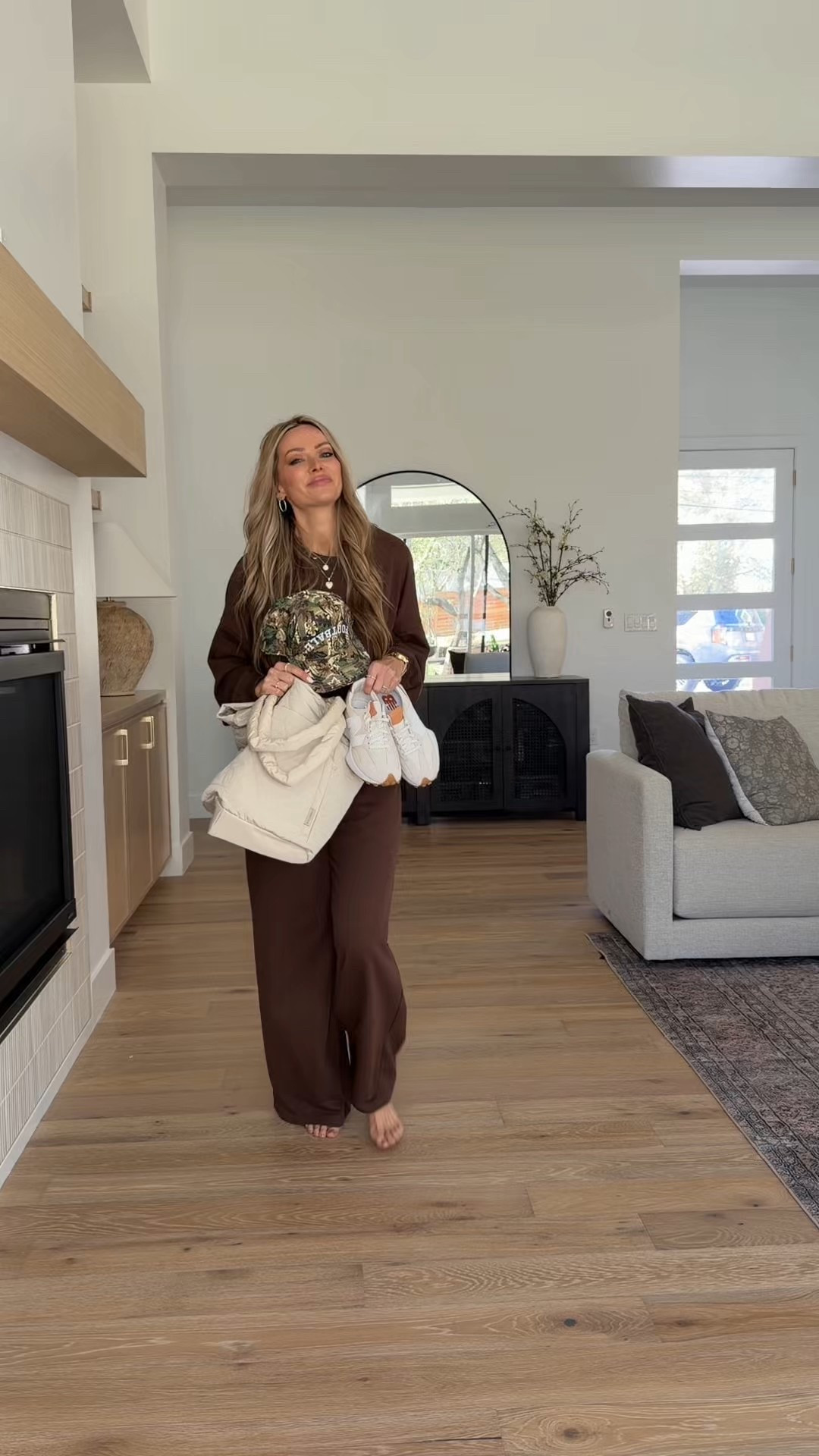 Amazon outfits with major Abercrombie vibes 🤎 type AMAZON and I’ll send you all the details or save for later 

Elevated basics, neutral chic layers, and comfy everyday looks you’ll wear on repeat.

Affordable fashion that looks expensive ✨

#AmazonFashion #AbercrombieVibes #EverydayOutfits #NeutralStyle #AffordableStyle