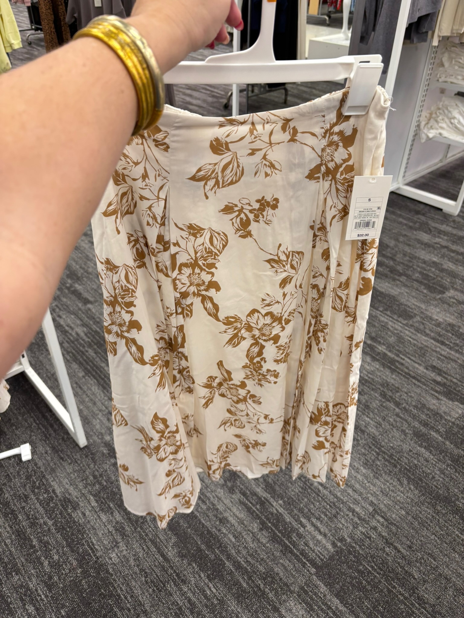 How cute is this skirt?!!🤎 pair with a brown top!!

Floral, target style, skirt, spring fashion @target

#LTKSeasonal #LTKootd #LTKSaleAlert