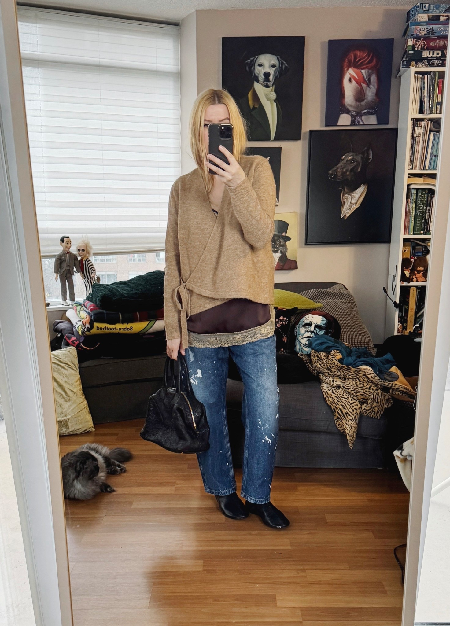 I bought this cardigan from Aritzia during its first version about 7 years ago. They release similar ones every fall/winter. 

Bag is secondhand. 



#LTKOver40 #LTKootd