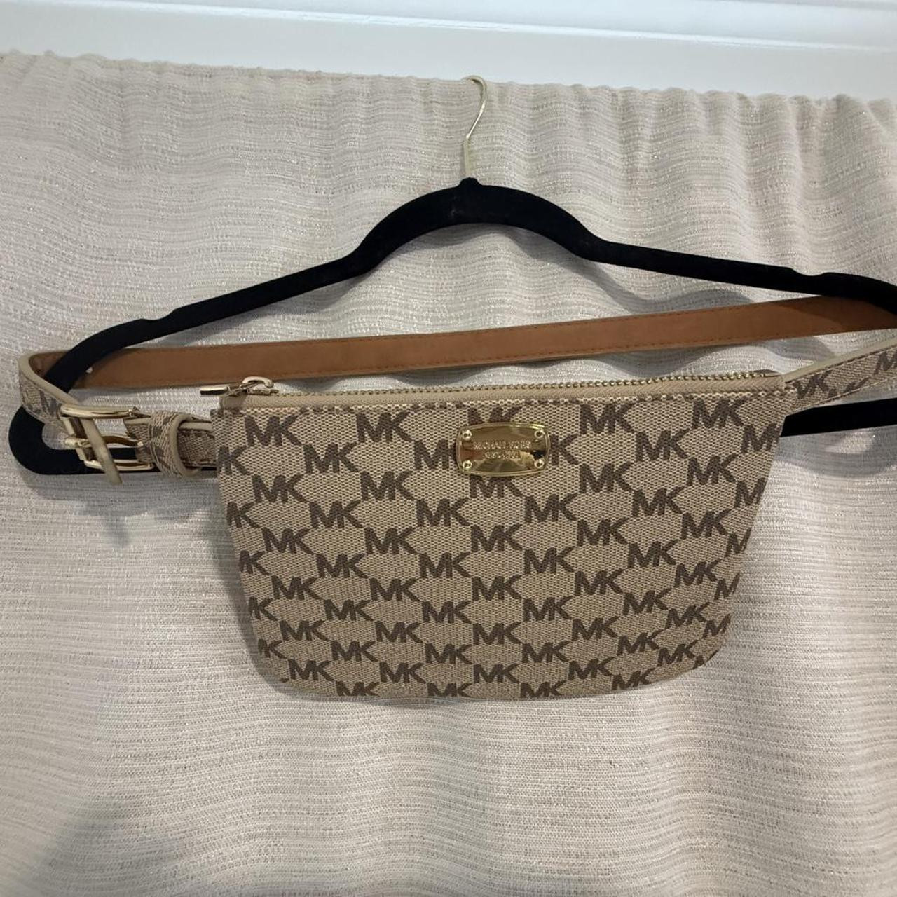 Michael Kors Women's Fanny packs and belt bags - Tan/Brown | Depop US