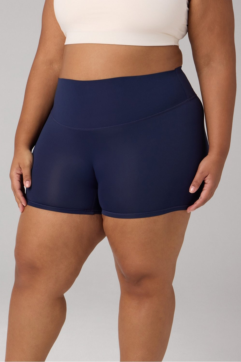 The No-Seam PureLuxe TLC Short 4" | Fabletics
