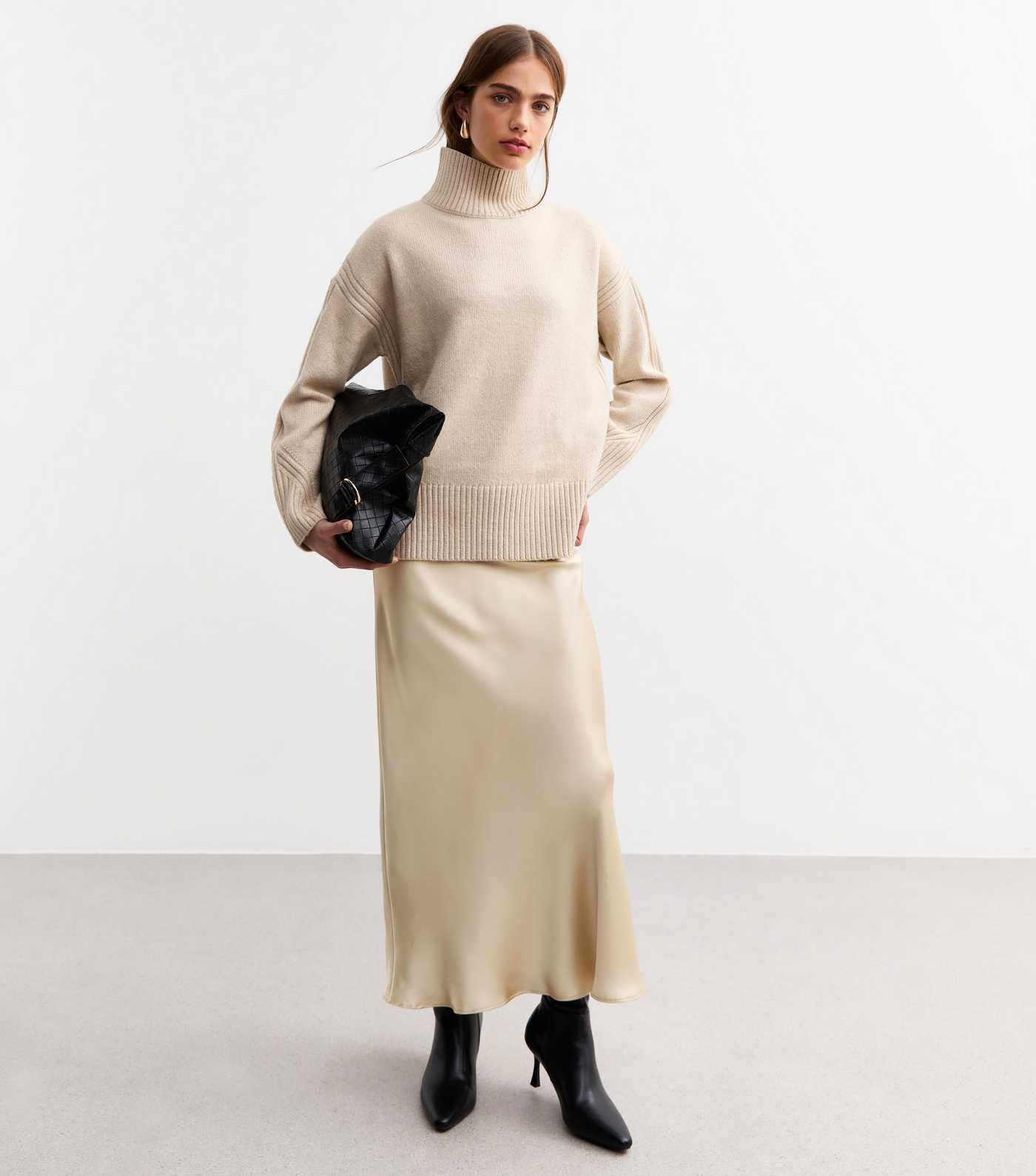 Cream Satin Midi Skirt
						
						Add to Saved Items
						Remove from Saved Items | New Look (UK)