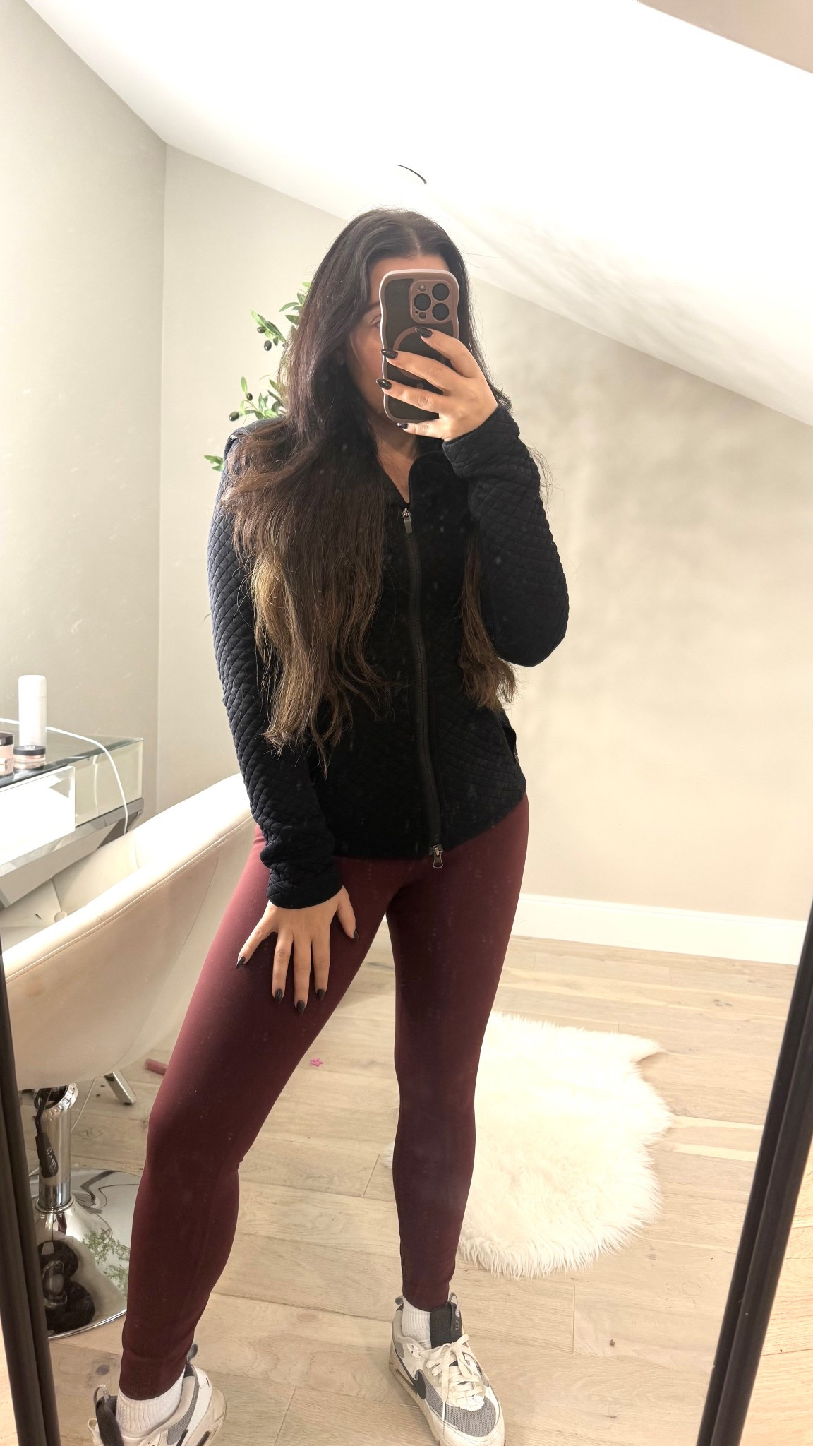 Already transitioning to my winter tops 🥶

Top is old New Balance . Bottoms are my favorite align dupes 👌🏽

#LTKTravel #LTKPetite #LTKActive