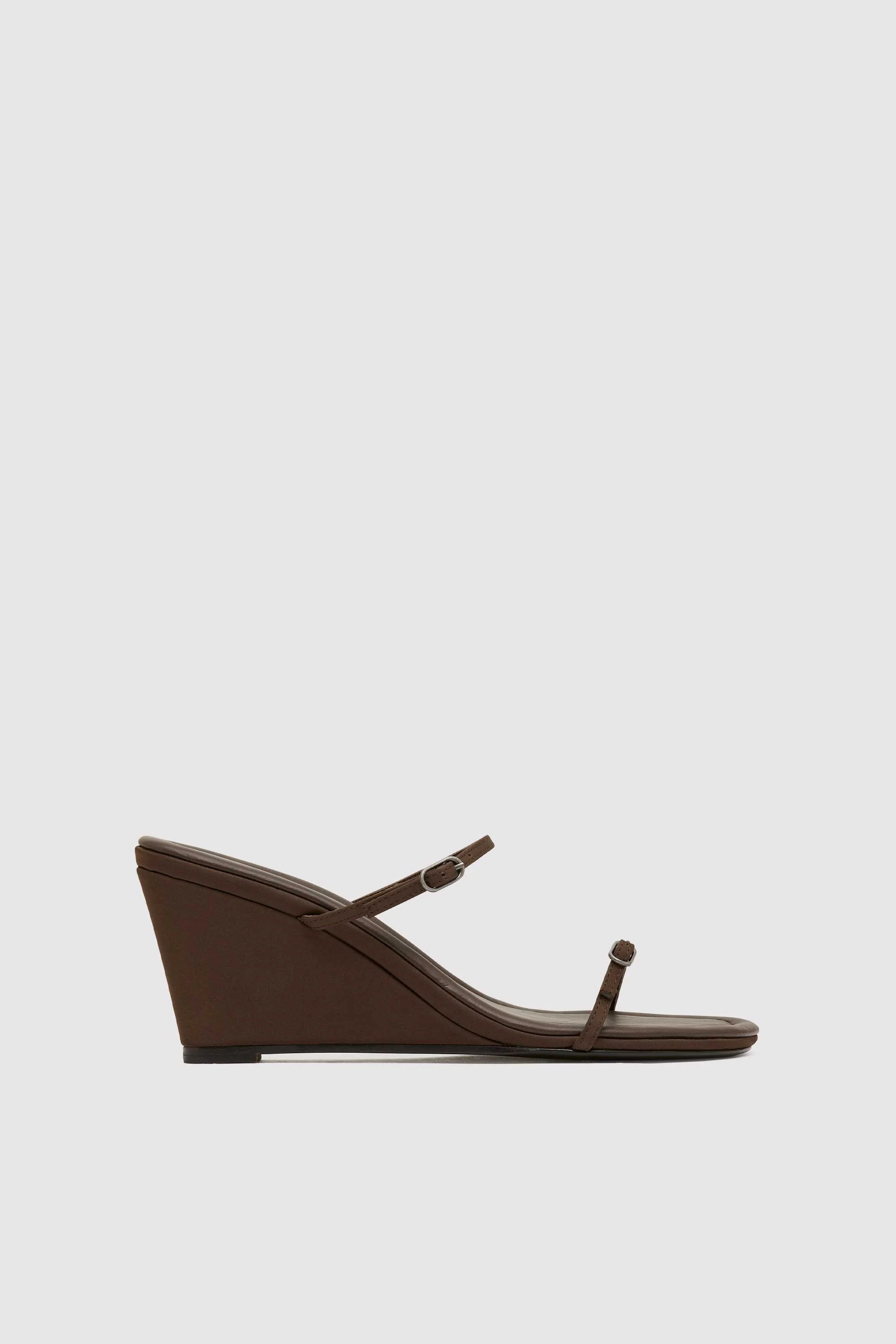 Petit Belt Detail Wedge - Mocha | St. Agni (US, UK, EU)