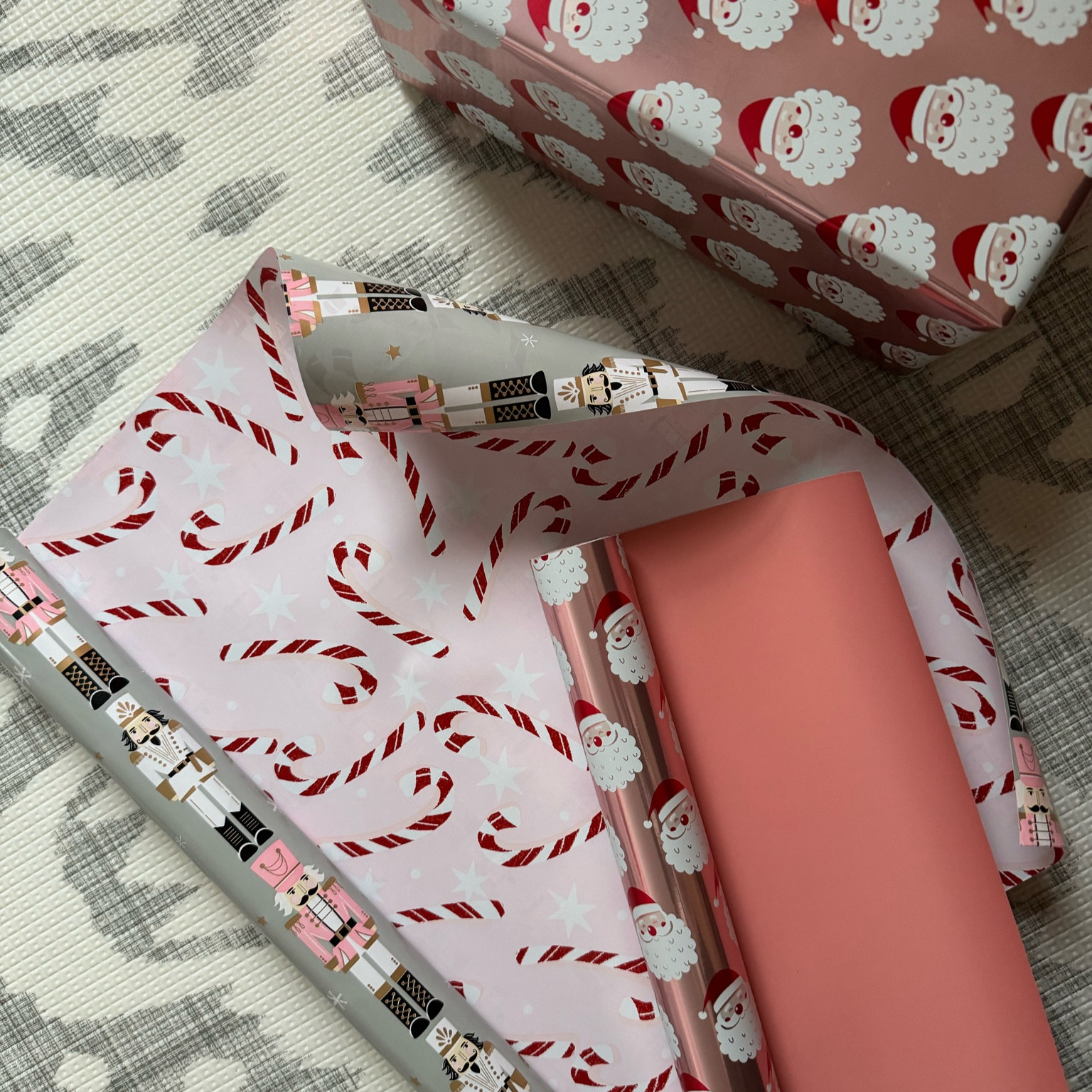 Pink Christmas wrapping paper on Amazonn

#LTKHoliday #LTKGiftGuide #LTKSeasonal