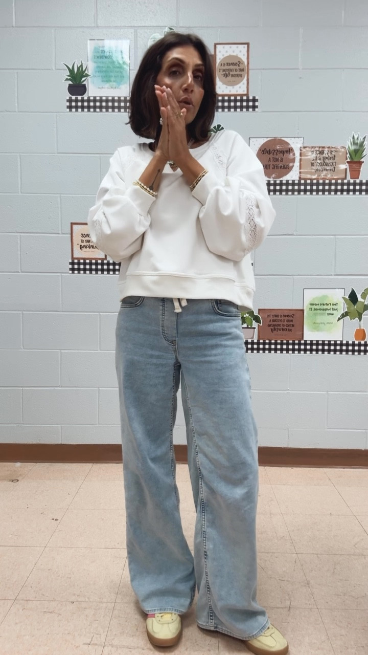 Gap jeans size xs
Size small in top

#LTKdayinmylife #LTKOver40 #LTKWorkwear