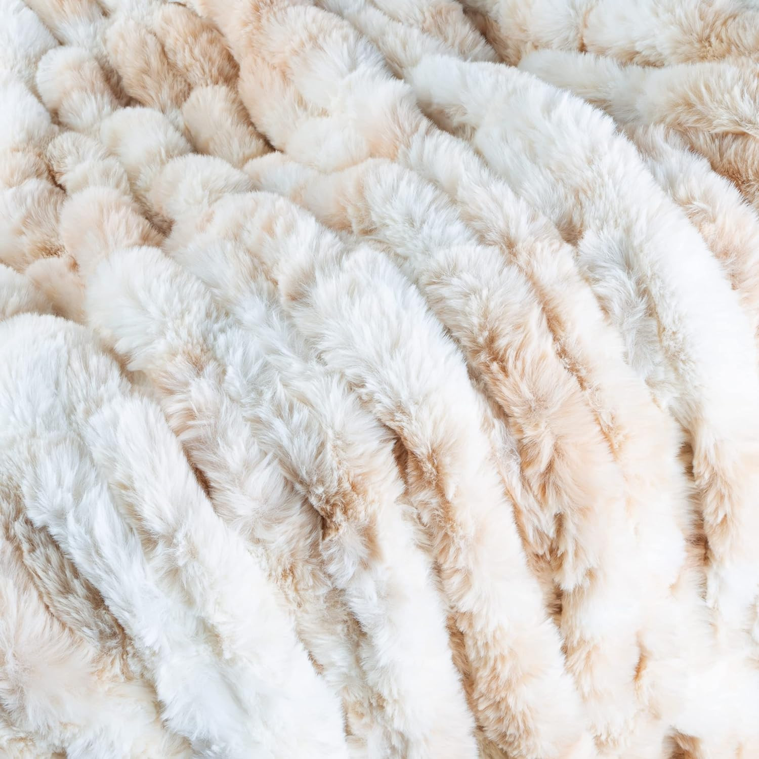 Lavish Home Oversized Ruched Faux Fur Blanket, 60x80-Inch Jacquard Faux Fur Queen-Size Throw for ... | Amazon (US)