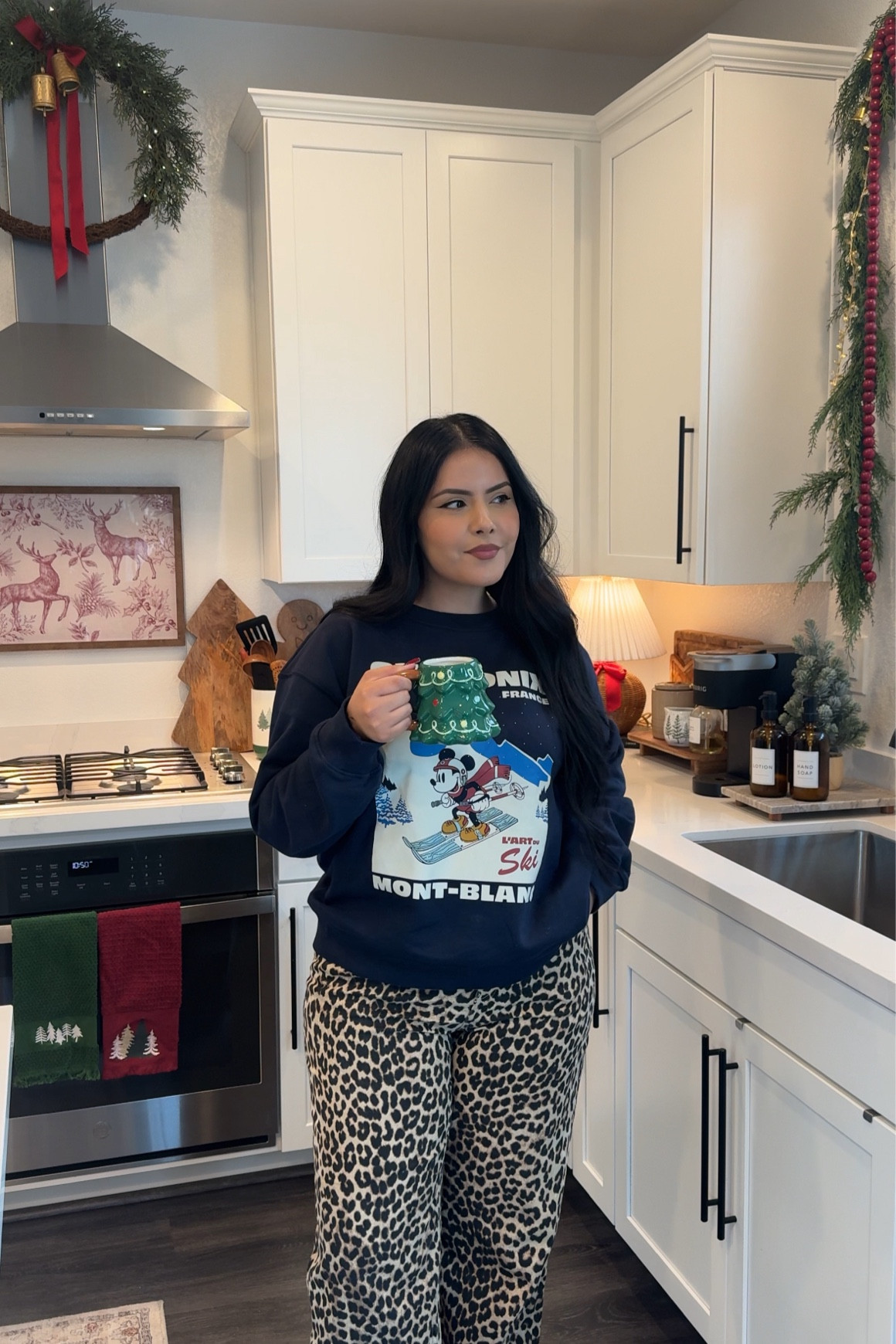 Christmas comfy outfit 🎄☃️

#LTKStyleTip #LTKHome #LTKHoliday