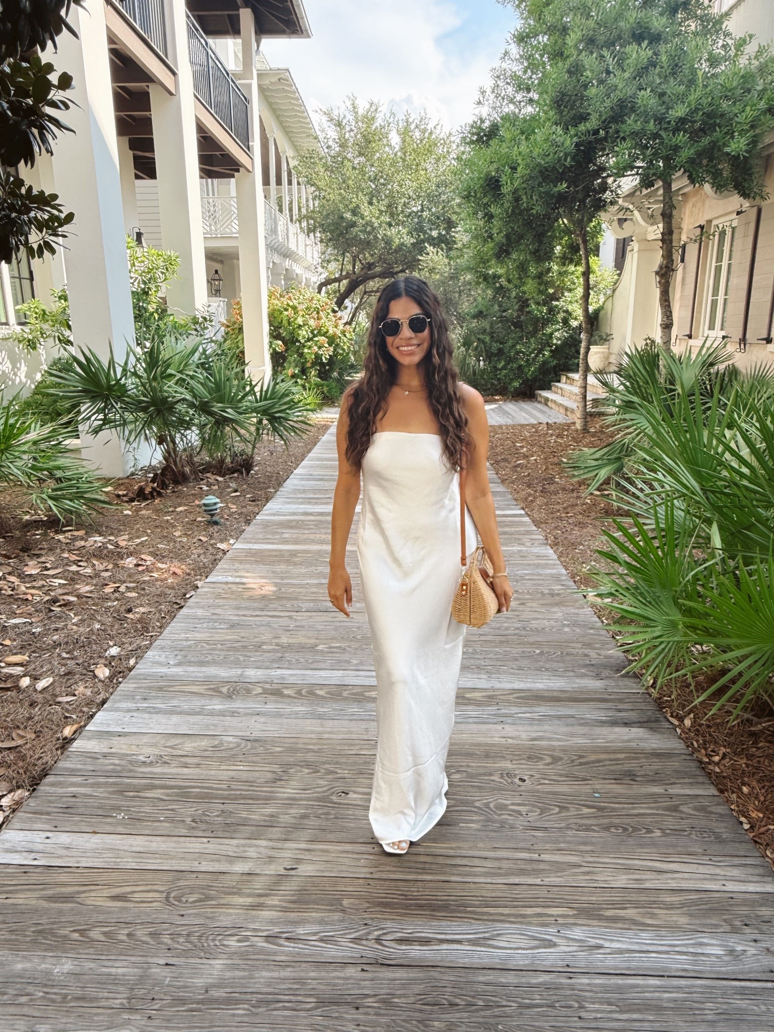 White satin strapless dress, so perfect 