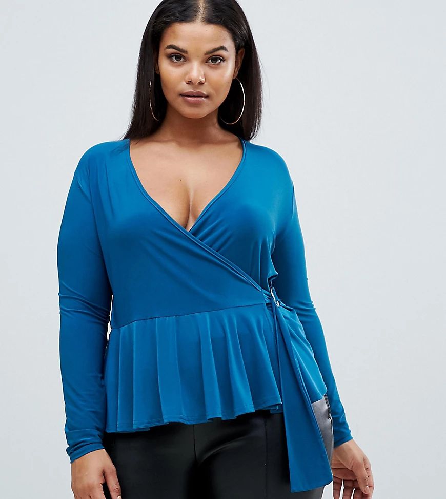 Boohoo - Plus - Exclusief - Overslagtop met peplum en ruches in groenblauw-Roze | ASOS (Global)