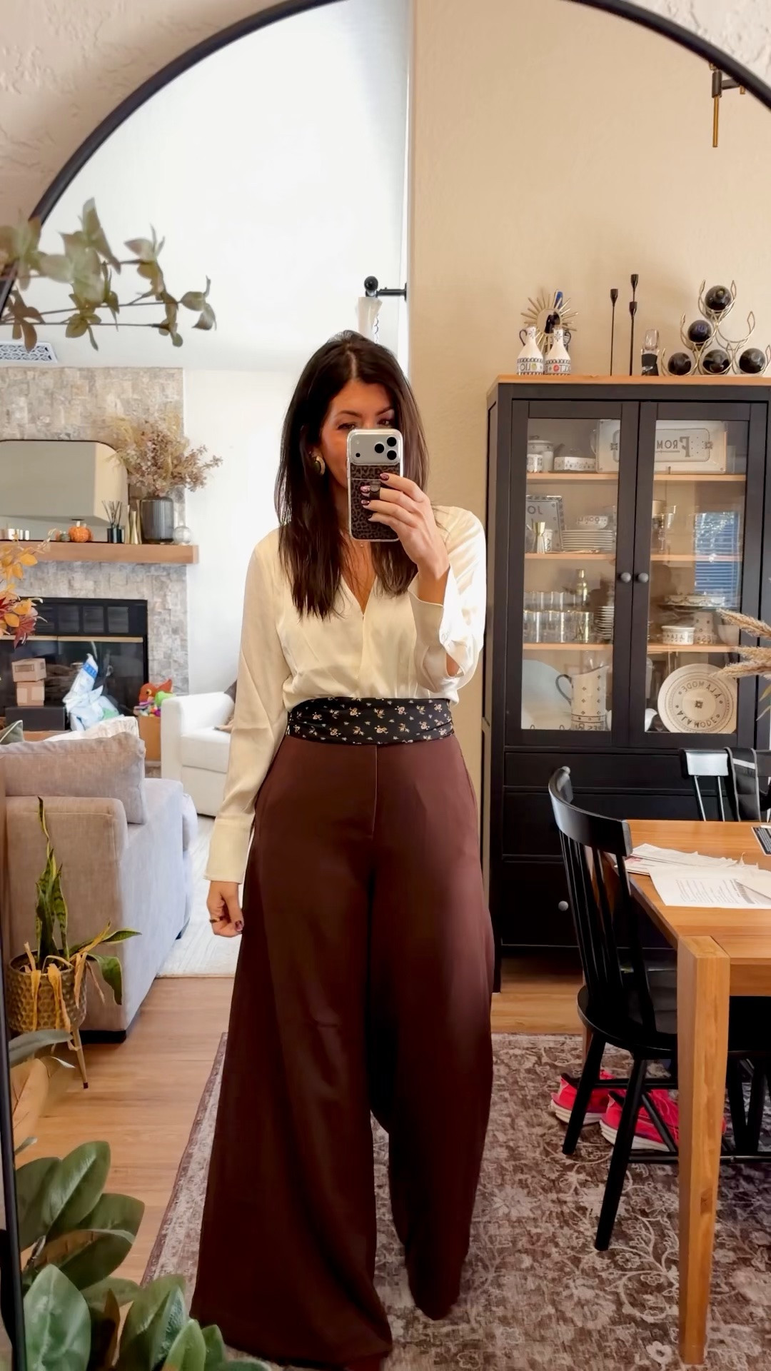 Work outfit of the day
Satin wrap top- medium
Wide leg trouser- 29 tal