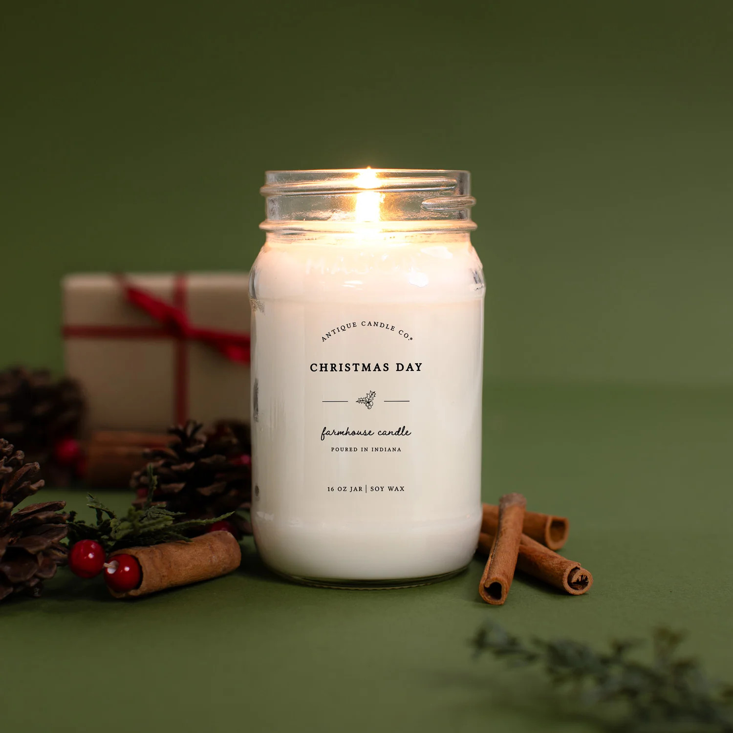 Christmas Day 16 oz candle | Antique Candle Co.