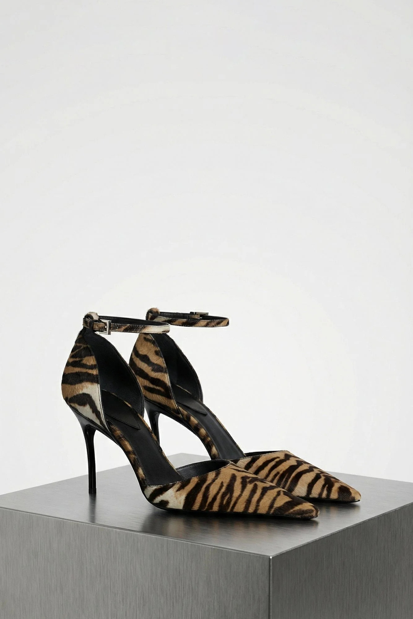 Alaïa Pumps in Naturel | Antidote