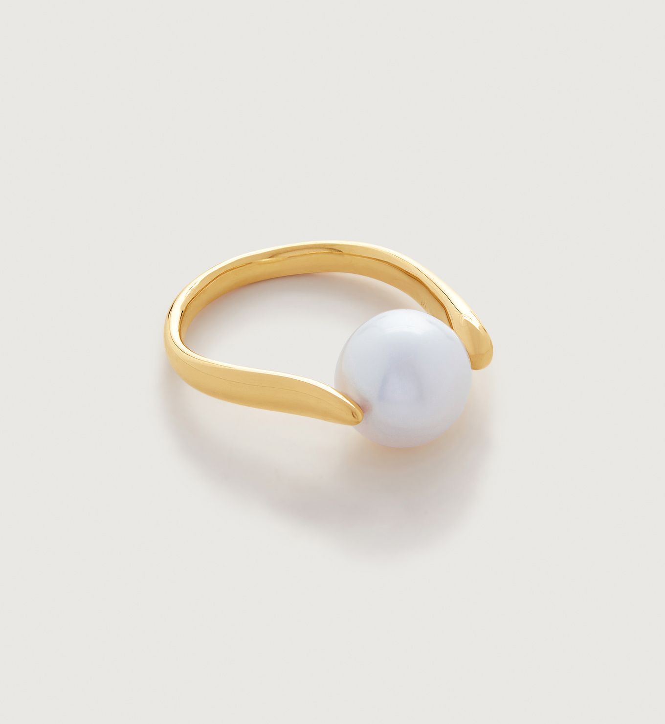 Nura Round Pearl Ring | Monica Vinader (Global)