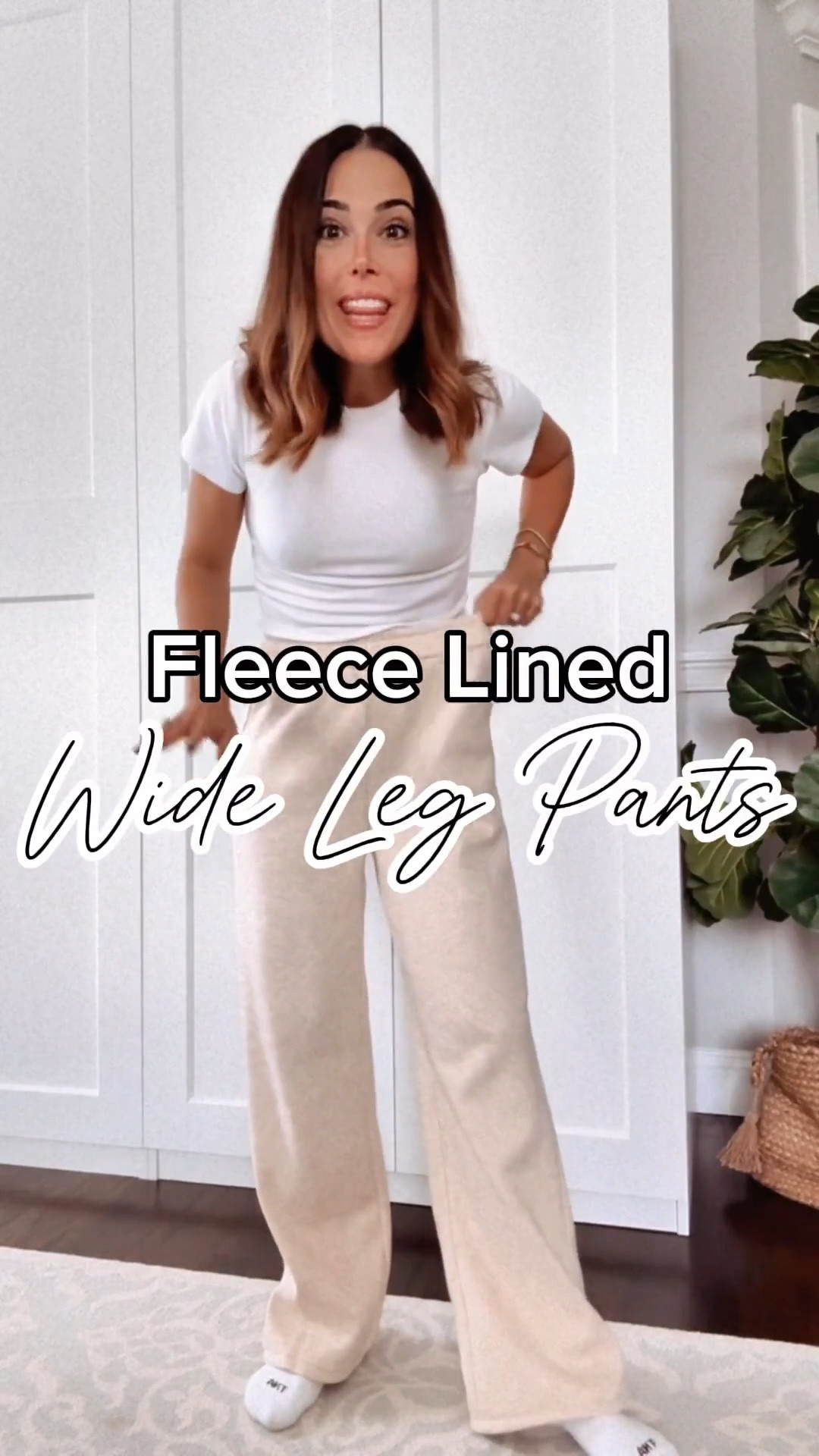 💬 “PANTS” and I’ll send them straight to you!
If you live somewhere cold… you need these 🥶❄️
These fleece-lined pants are SO warm, insanely comfy, and still look cute enough to leave the house in 🙌🏼
🔗

#LTKootd #LTKOver40 #LTKHoliday