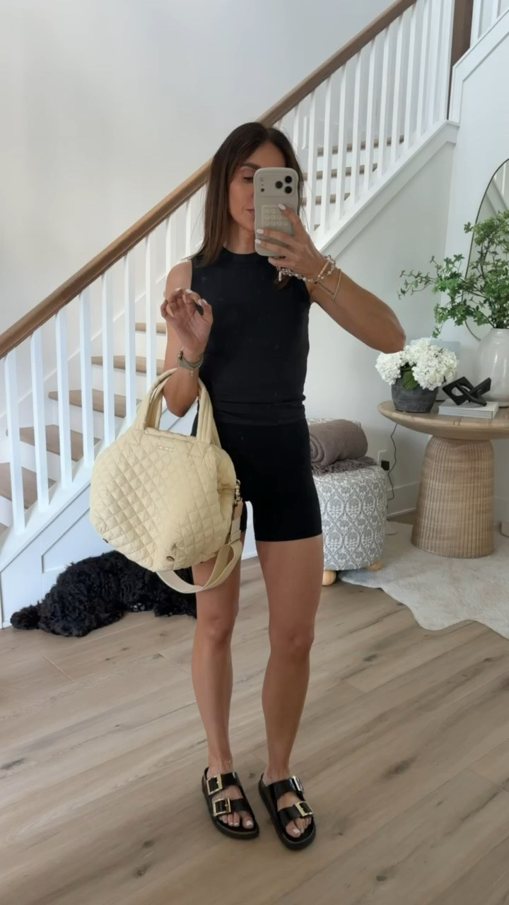 I’m wearing xs in tank, s in shorts.

running earrands, coffee run outfit, warm wrather, summer outfit, annabrstyle

#LTKootd