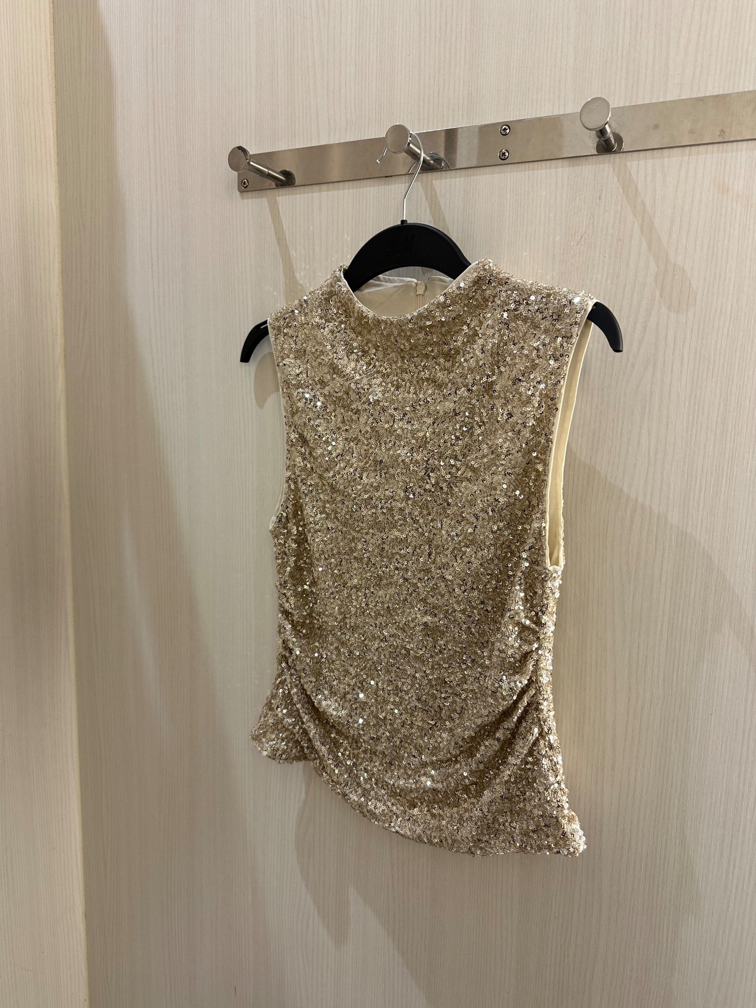 Sparkle SZN


#ChristmasOOTD, #FestiveFashion, #HolidayStyle, #XmasLookbook, #WinterWardrobe, #CozyChic, #GlamDecember, #ChristmasGlam, #SparkleSeason, #VelvetVibes, #HolidayMakeup, #FestiveNails, #RedLipSeason, #ChristmasAccessories, #WinterGlowUp, #MerryAndStylish, #SleighTheSeason, #SantaBabyStyle, #TinselTrend, #SnowCute, #UnderTheMistletoeLook, #HotCocoaStyle, #JingleBellFit, #FrostyFashion, #DecemberDrobe, #FashionReels, #StyleInspo, #HolidayAesthetic, #ChristmasContent, #WinterFashionTrend.

#LTKfestive #LTKwinter #LTKautumn