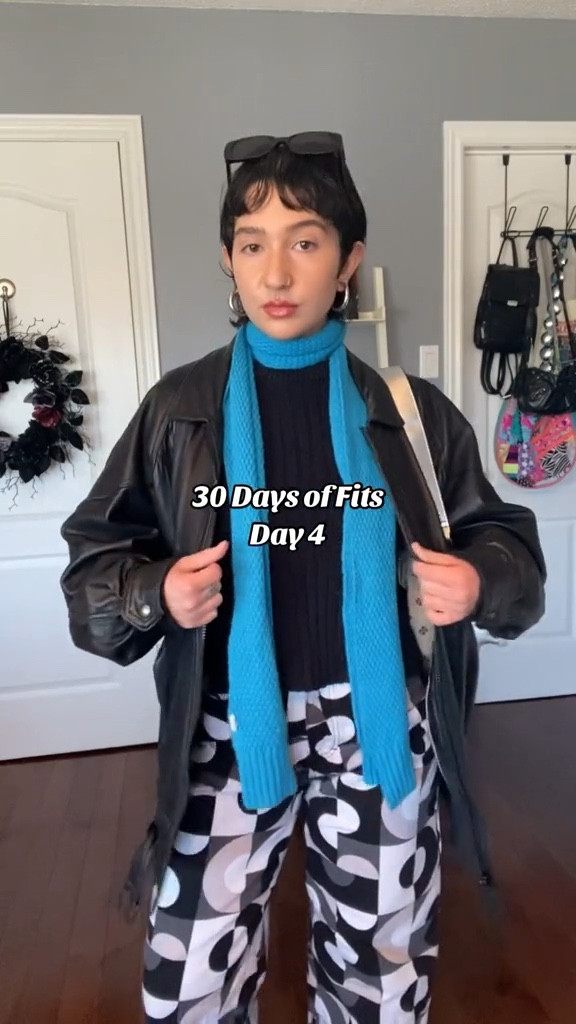 Challenging myself to get dressed for 30 days straight & post my outfits! This is my fun & cozy day 4 fit 🖤💙

#LTKVideo #LTKfindsunder100 #LTKstyletip