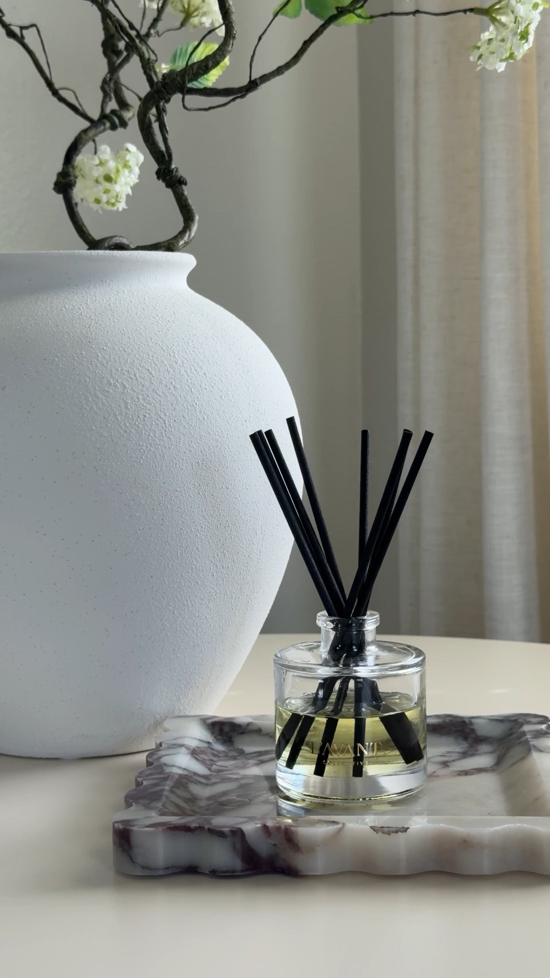 This diffuser is the key to having a home that smells amazing! Shop now! @lavantcollective To get 20% off you can use my code mydelvillafhome 🤍🌿 #Lavant

#LTKdayinmylife #LTKmomlife #LTKHome
