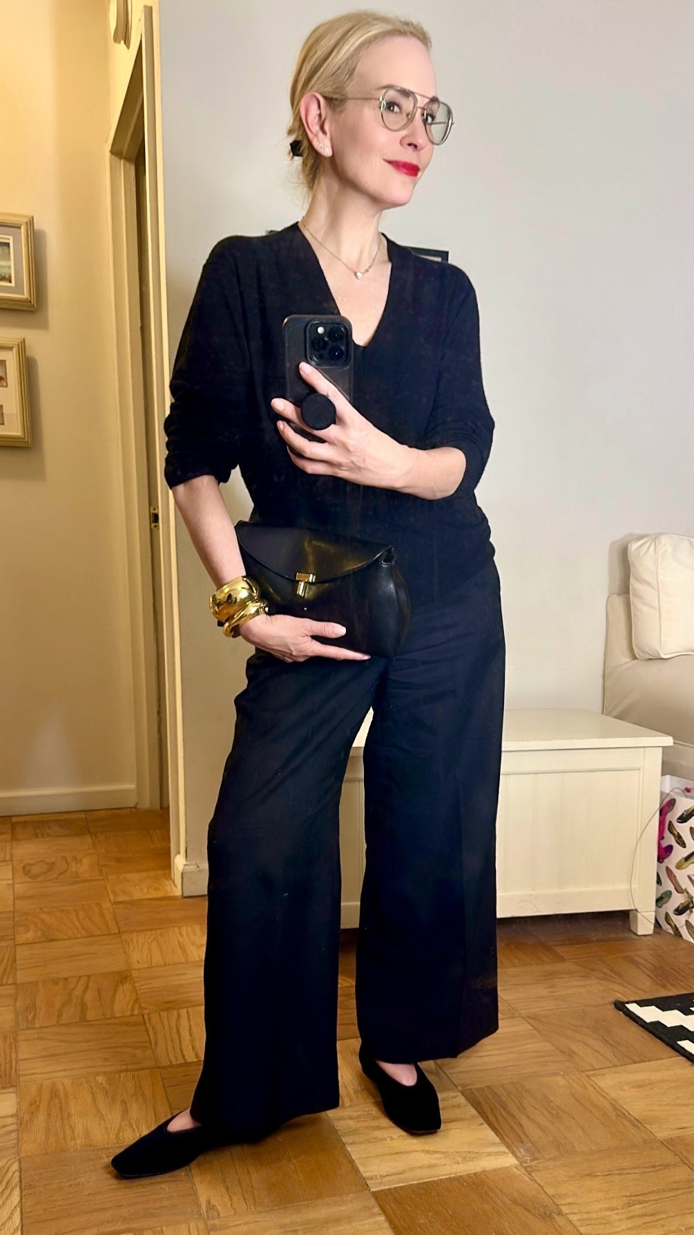 My favorite linen pants. Wearing petite medium. 